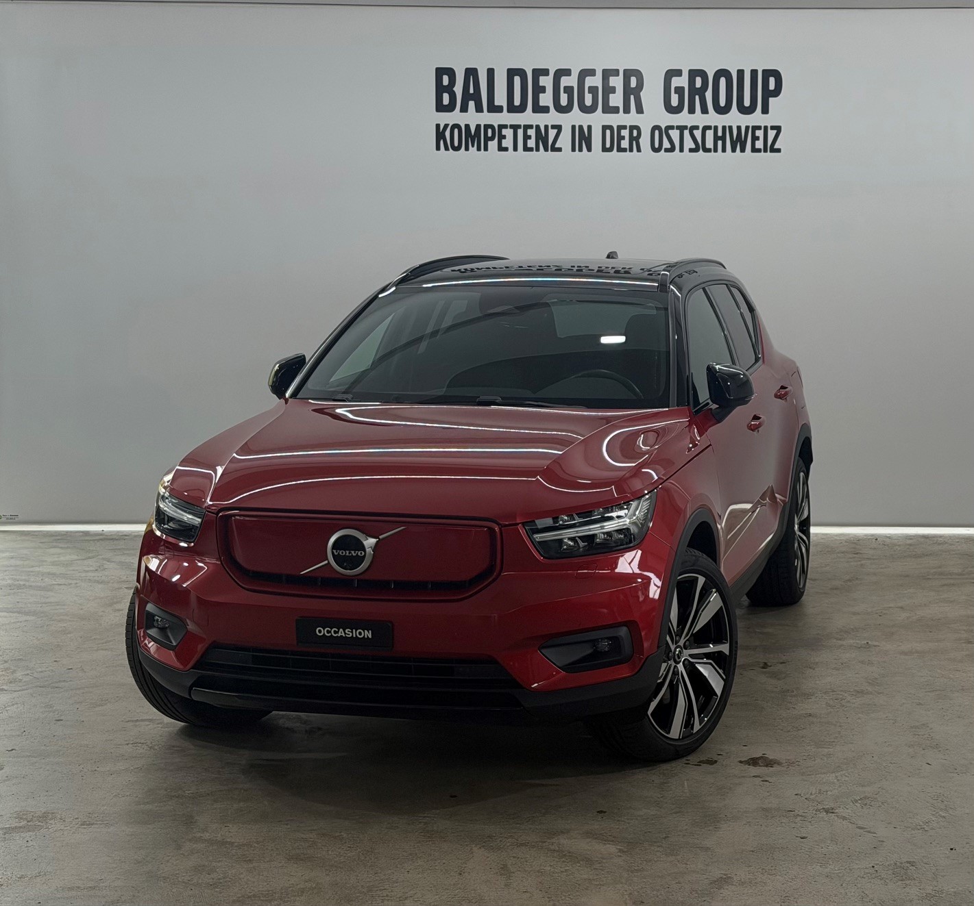 VOLVO XC40 P8 AWD Pure Electric R-Design-image-0