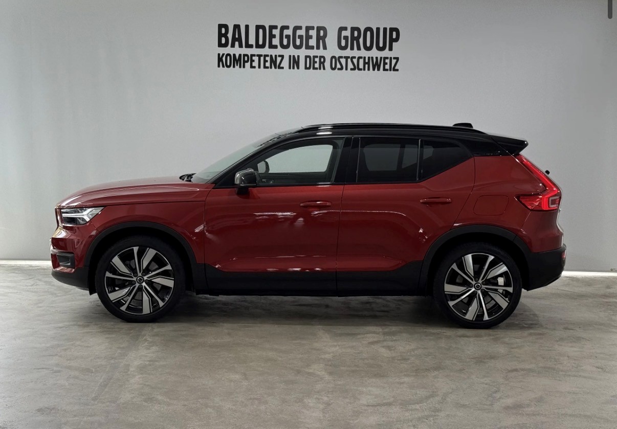 VOLVO XC40 P8 AWD Pure Electric R-Design-image-2