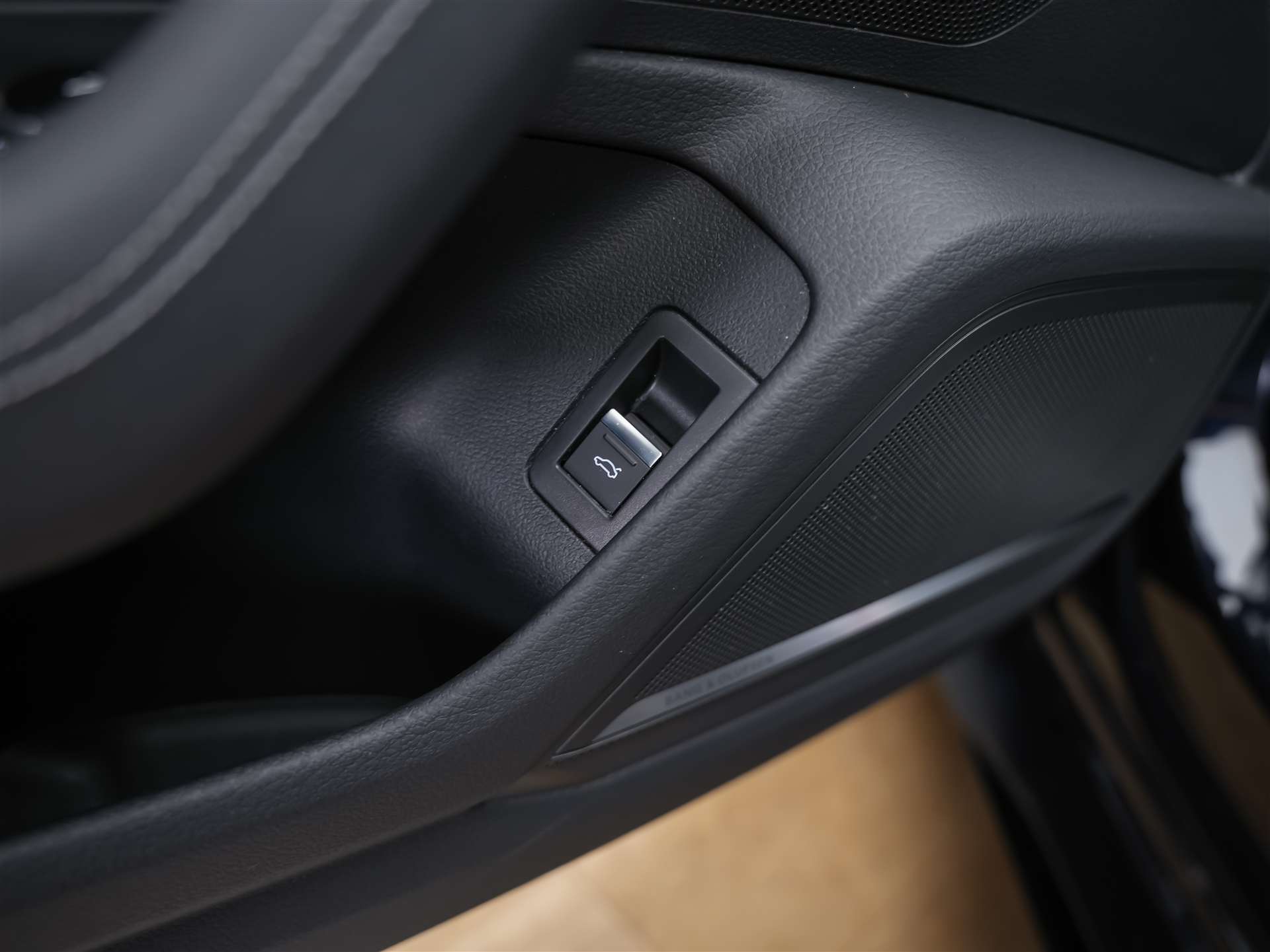 AUDI RS6 Avant 4.0 TFSI V8 quattro *Akrapovic*Allradlenkung*Standheizung*Sitzlüftung*-image-27