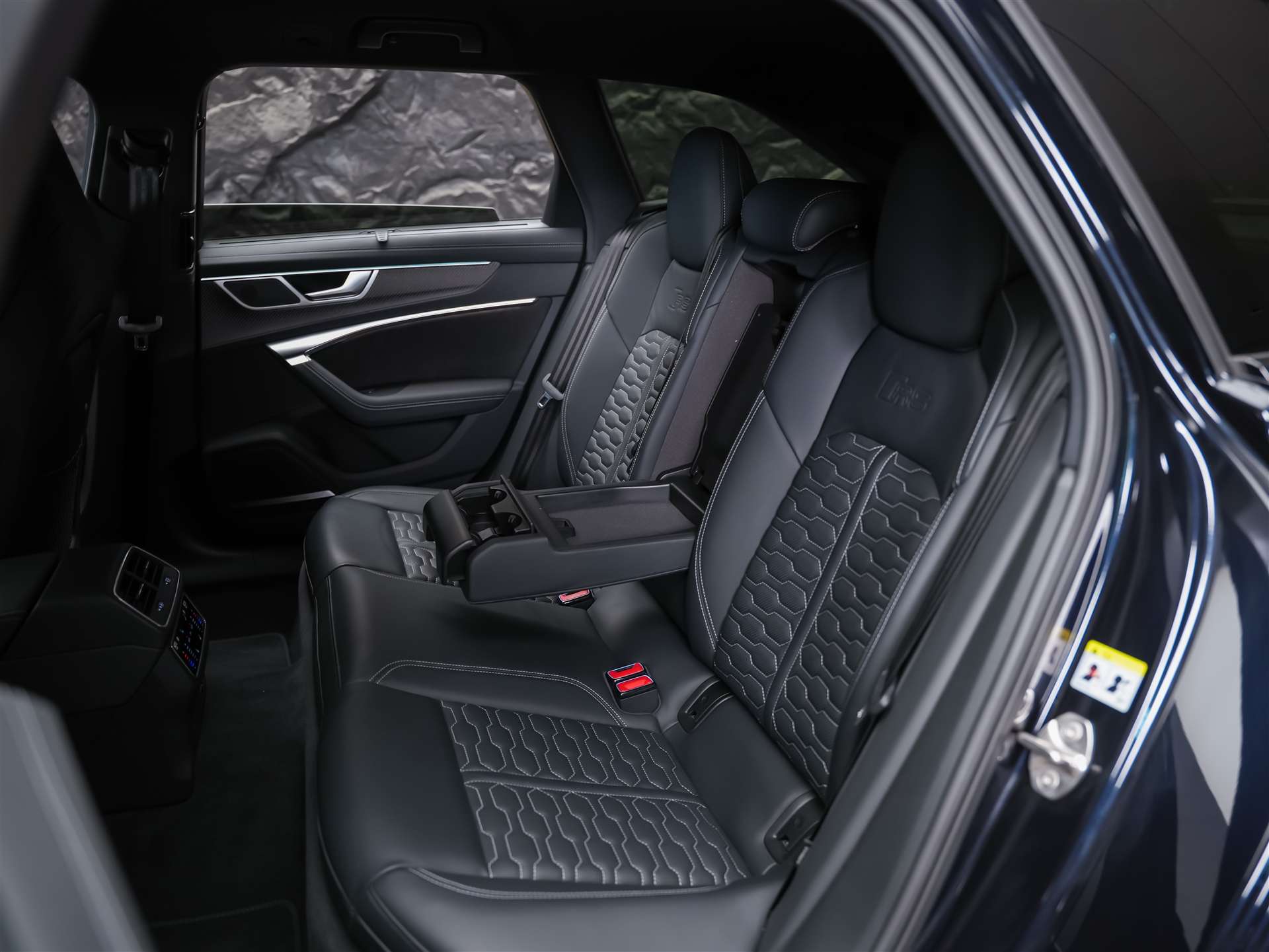 AUDI RS6 Avant 4.0 TFSI V8 quattro *Akrapovic*Allradlenkung*Standheizung*Sitzlüftung*-image-14