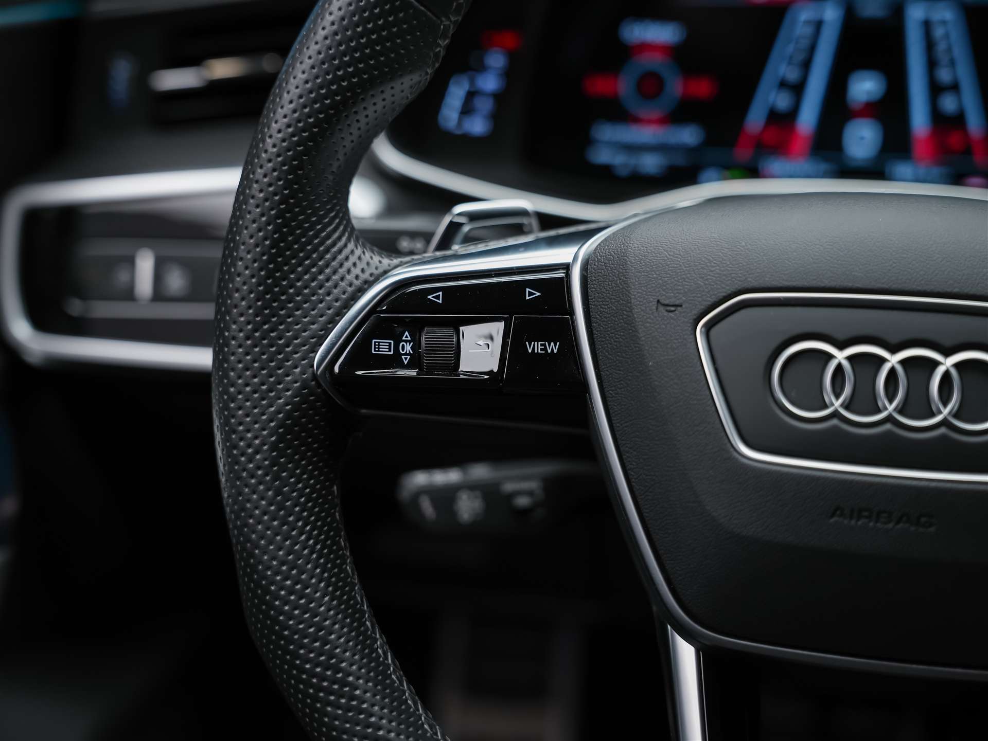 AUDI RS6 Avant 4.0 TFSI V8 quattro *Akrapovic*Allradlenkung*Standheizung*Sitzlüftung*-image-30