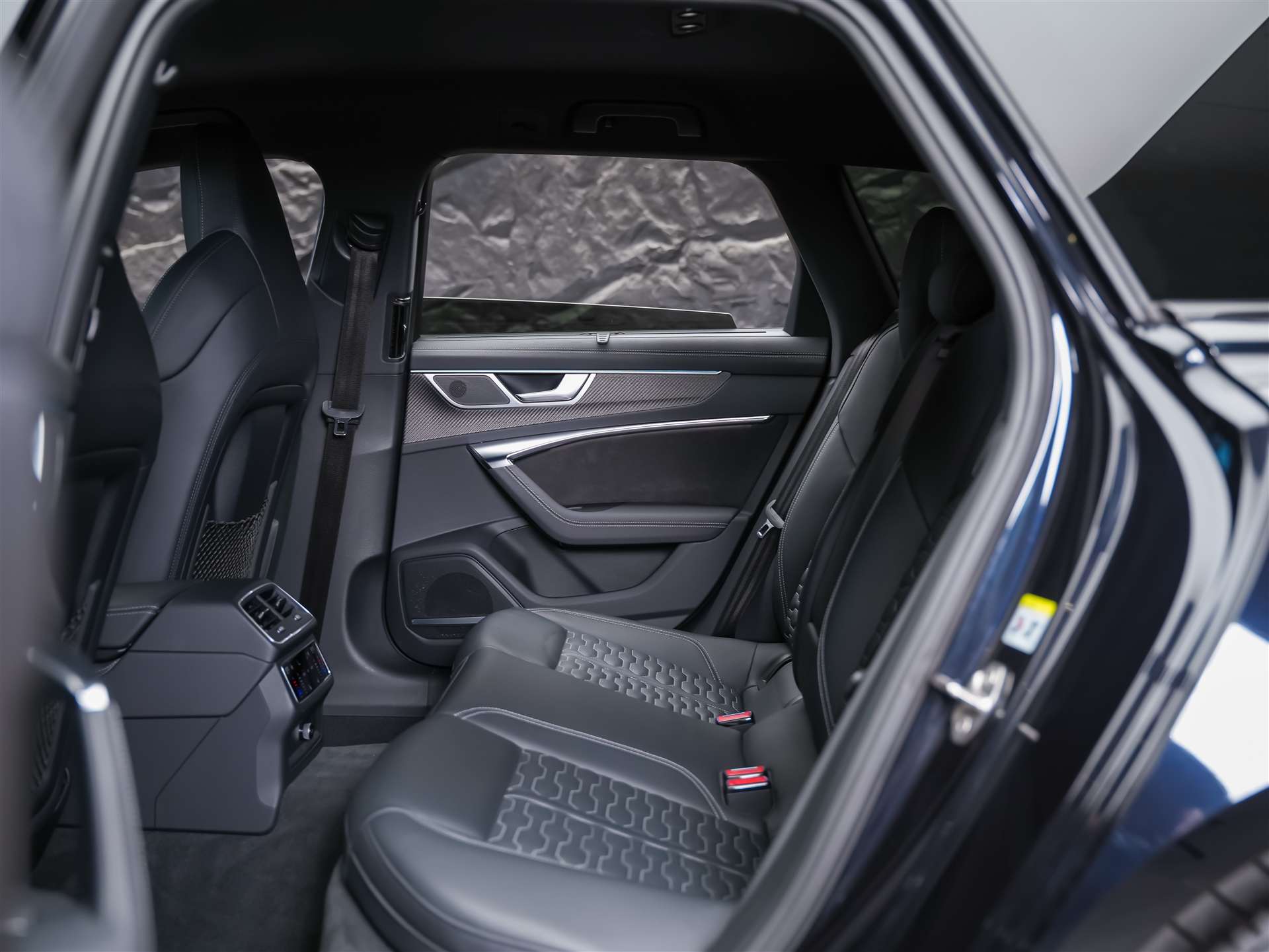 AUDI RS6 Avant 4.0 TFSI V8 quattro *Akrapovic*Allradlenkung*Standheizung*Sitzlüftung*-image-12