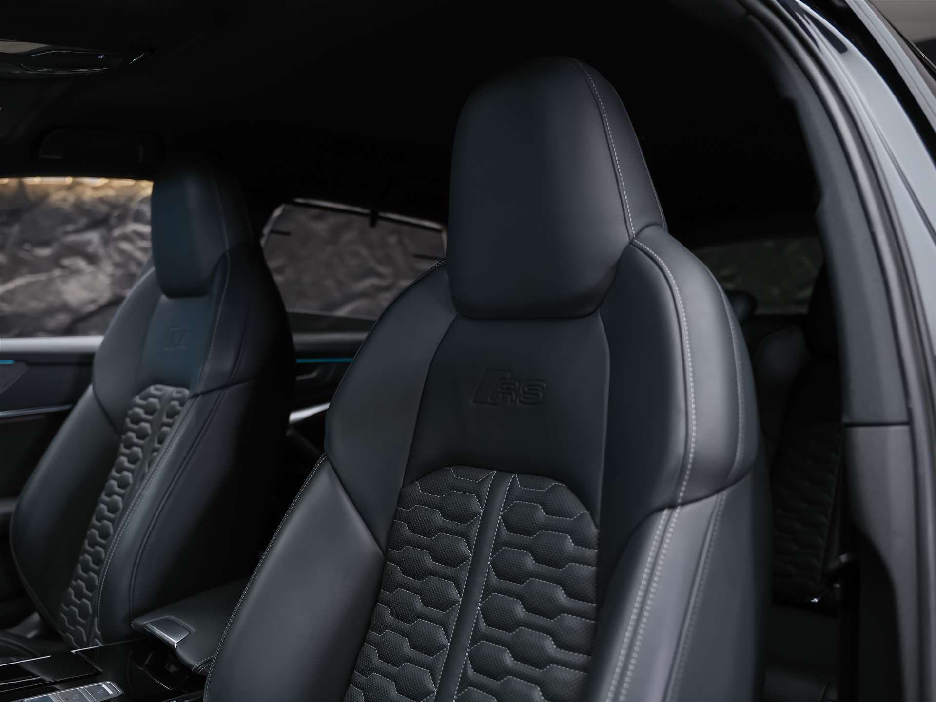 AUDI RS6 Avant 4.0 TFSI V8 quattro *Akrapovic*Allradlenkung*Standheizung*Sitzlüftung*-image-10