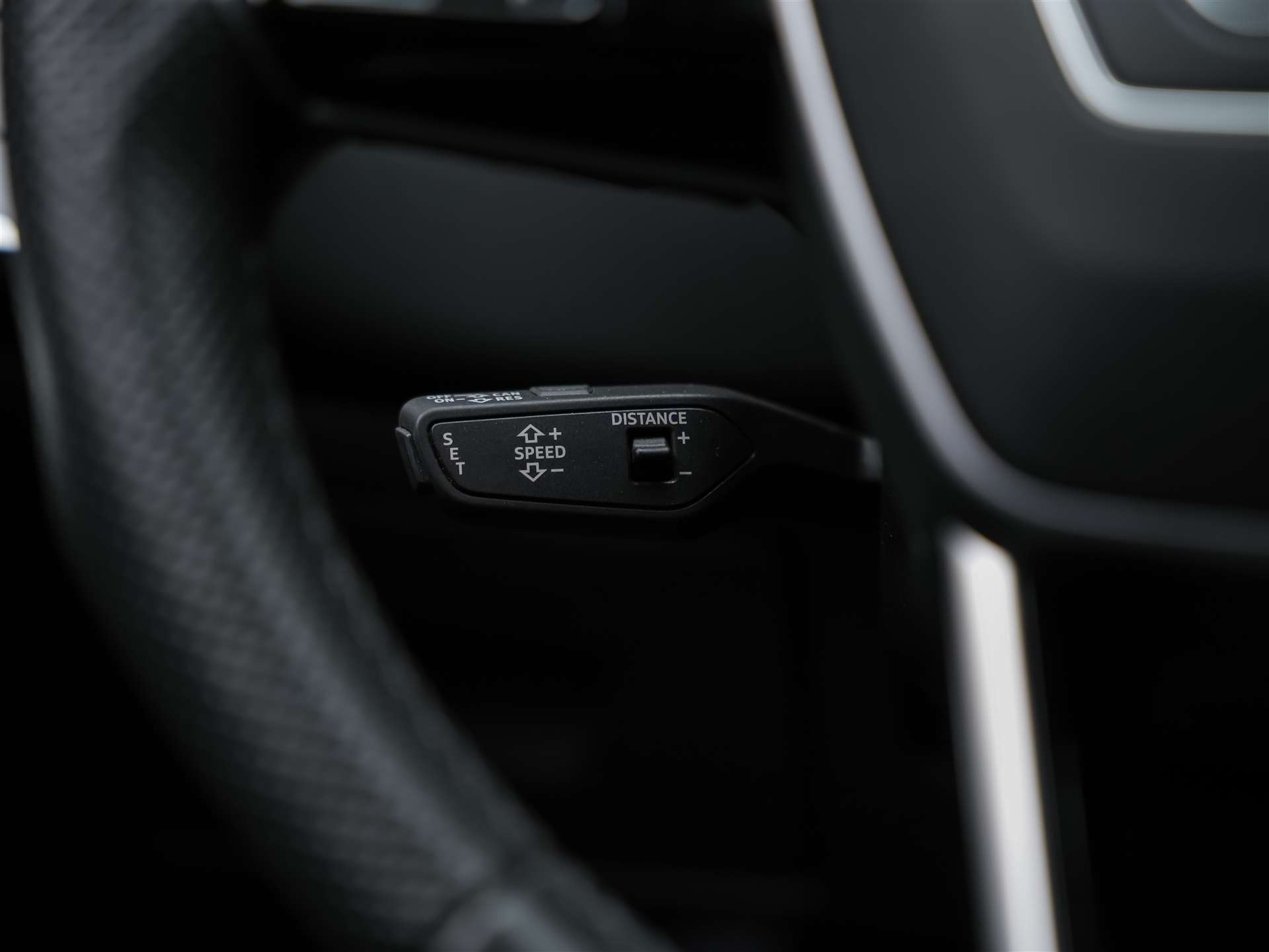 AUDI RS6 Avant 4.0 TFSI V8 quattro *Akrapovic*Allradlenkung*Standheizung*Sitzlüftung*-image-32