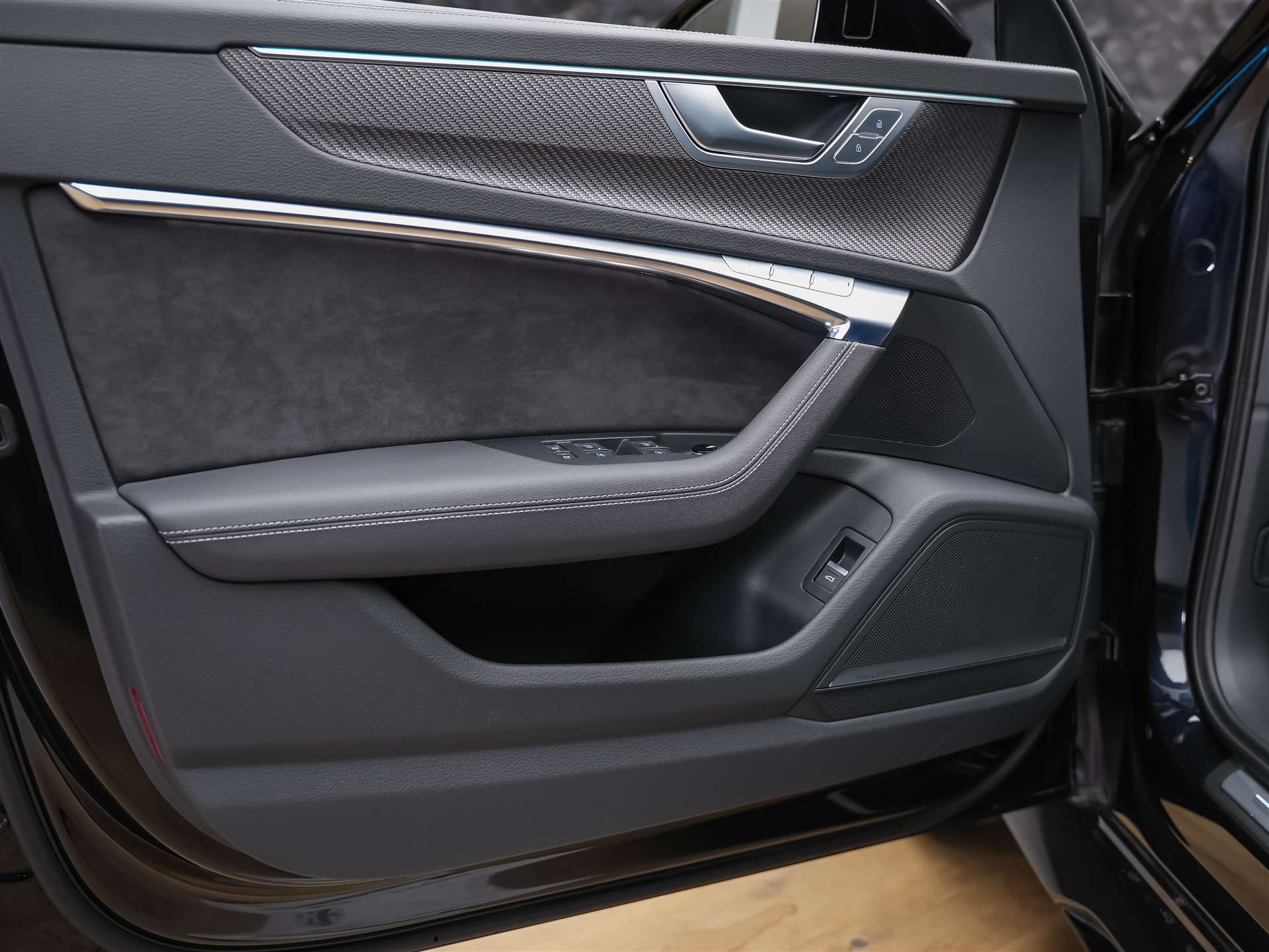 AUDI RS6 Avant 4.0 TFSI V8 quattro *Akrapovic*Allradlenkung*Standheizung*Sitzlüftung*-image-26
