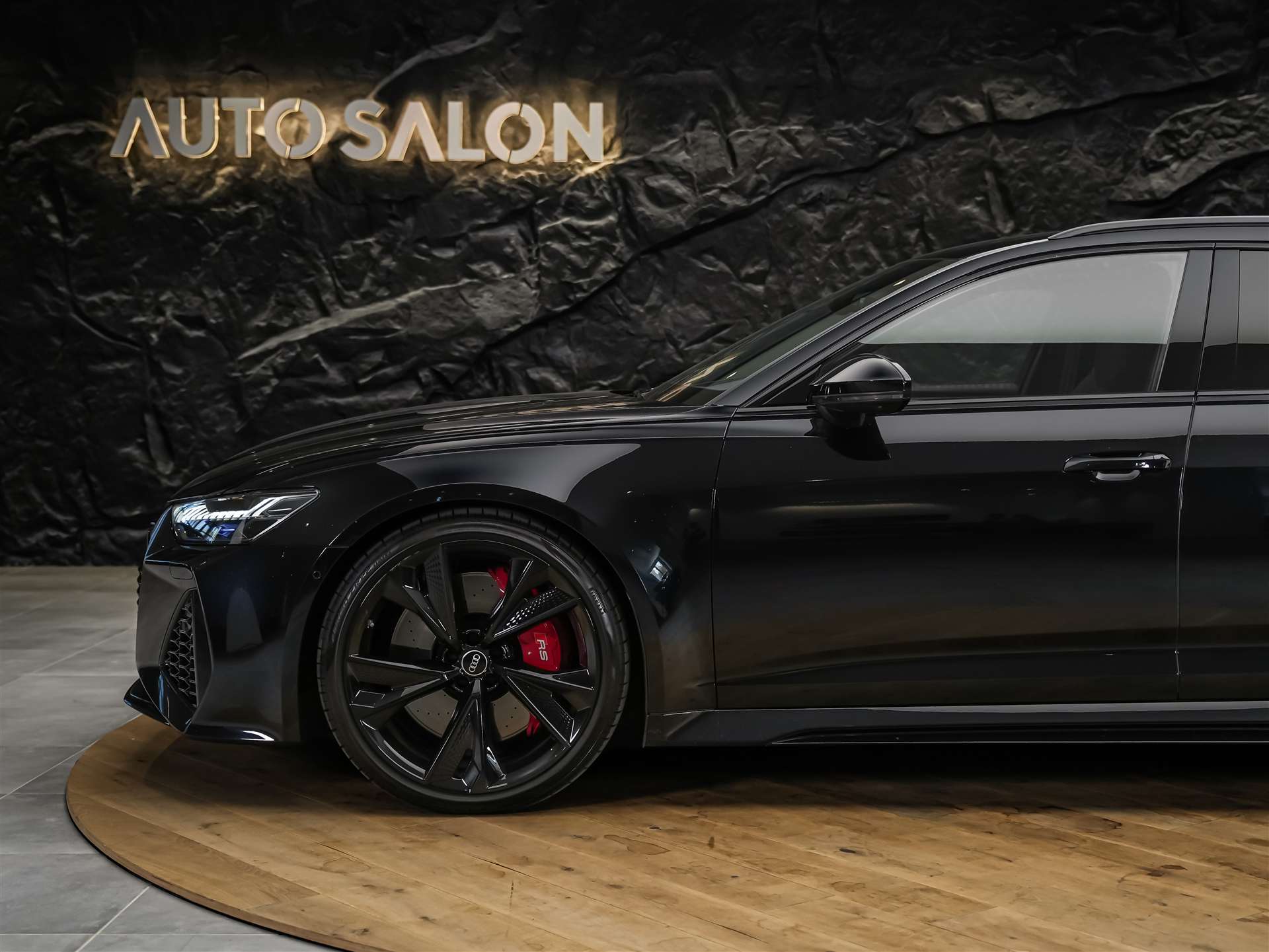 AUDI RS6 Avant 4.0 TFSI V8 quattro *Akrapovic*Allradlenkung*Standheizung*Sitzlüftung*-image-16