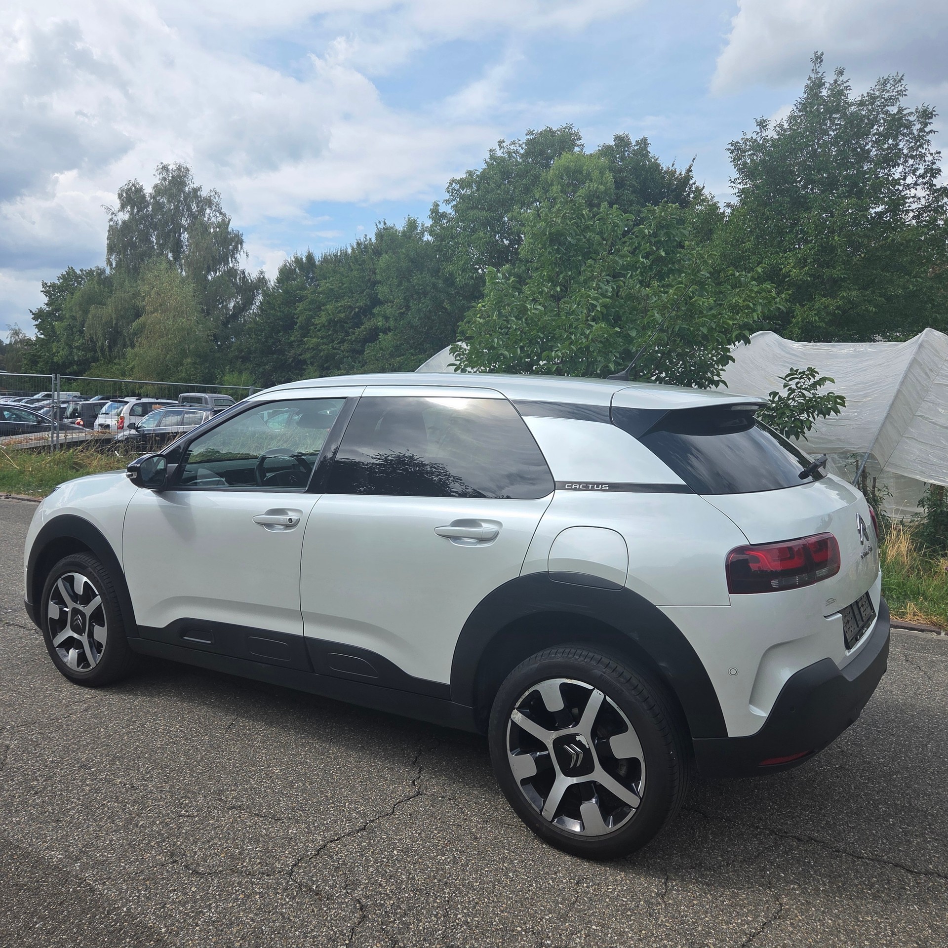 CITROEN C4 Cactus 1.2 Pure Tech Shine-image-3