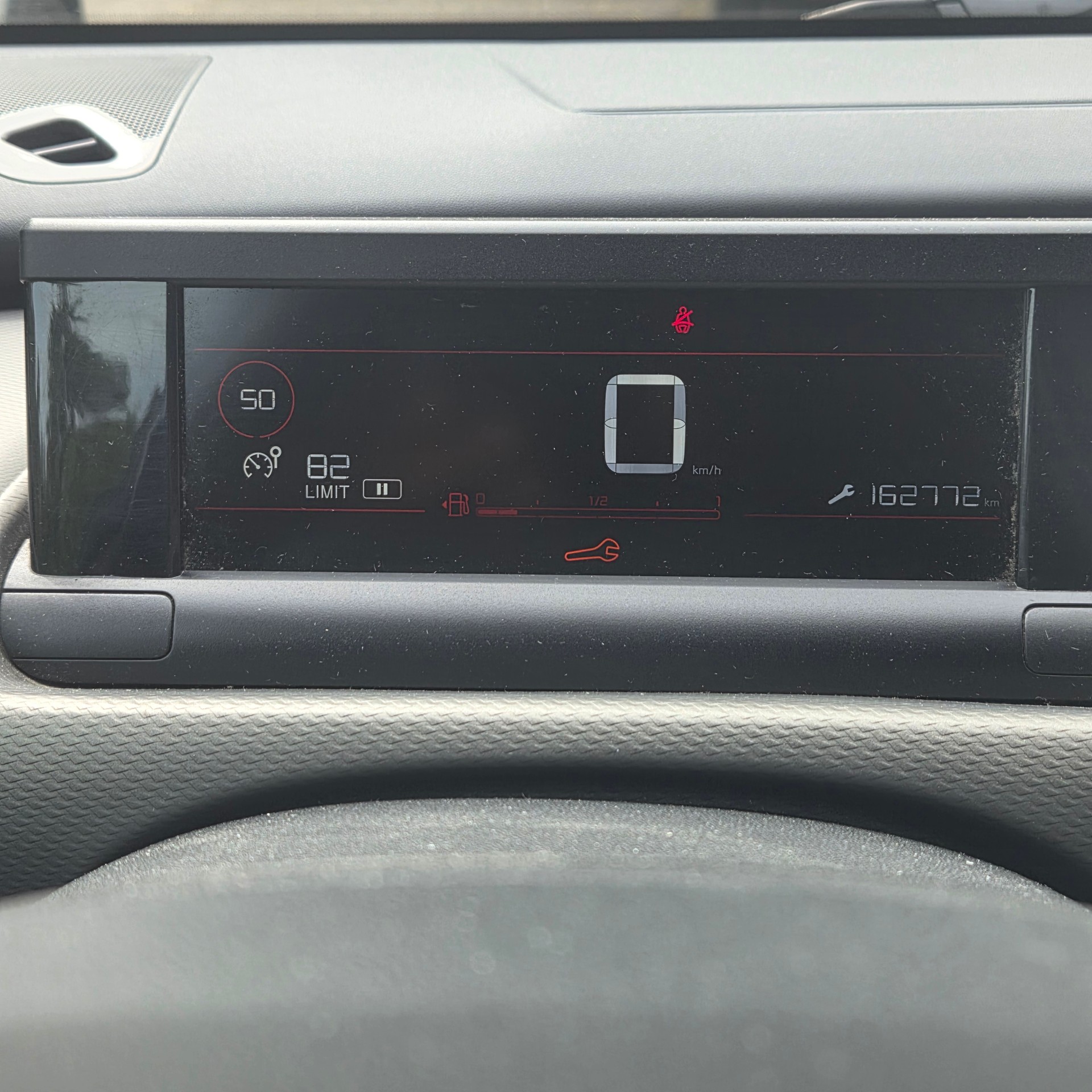 CITROEN C4 Cactus 1.2 Pure Tech Shine-image-11