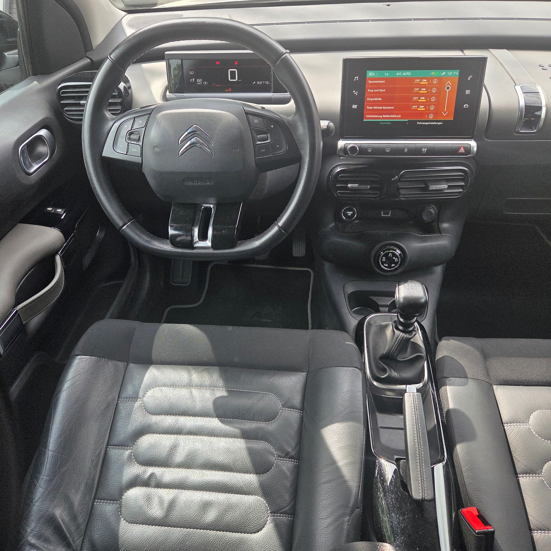 CITROEN C4 Cactus 1.2 Pure Tech Shine-image-9