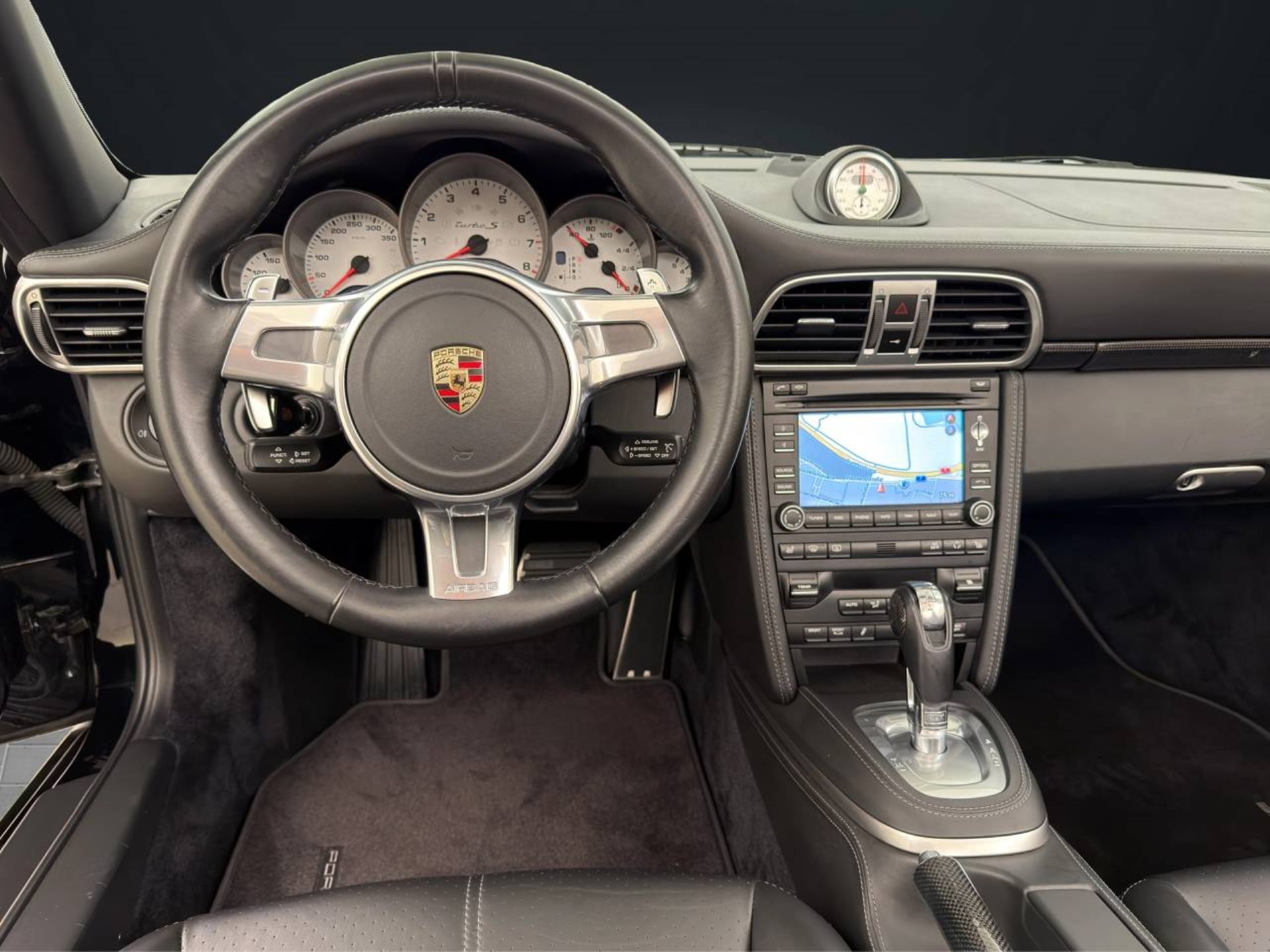 PORSCHE 911 Turbo S Cabriolet-image-20