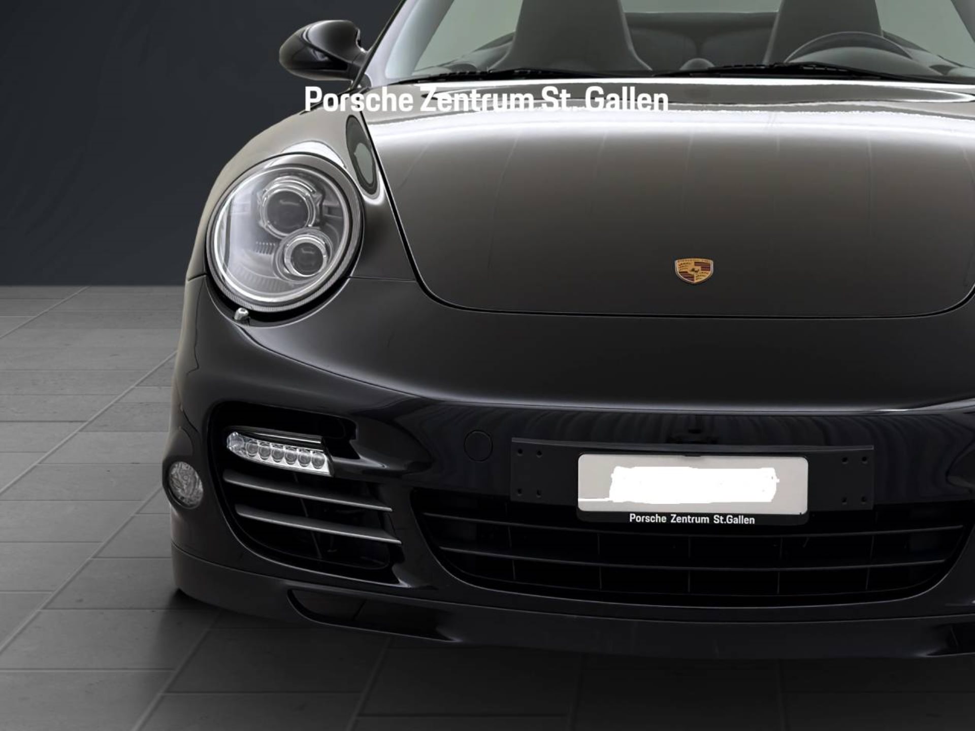 PORSCHE 911 Turbo S Cabriolet-image-9
