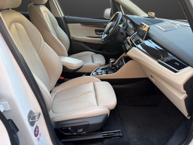 BMW 218d xDrive Active Tourer Steptronic-image-10