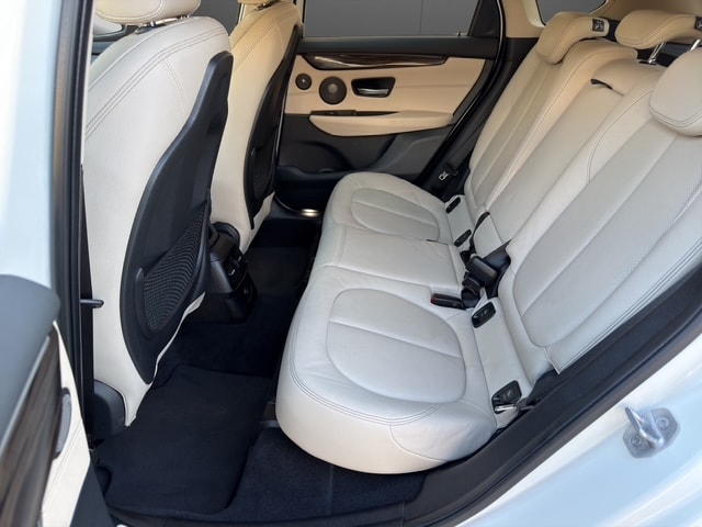 BMW 218d xDrive Active Tourer Steptronic-image-9