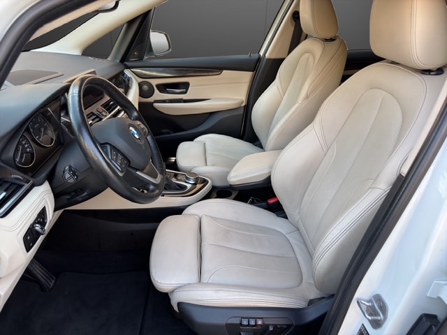 BMW 218d xDrive Active Tourer Steptronic-image-8