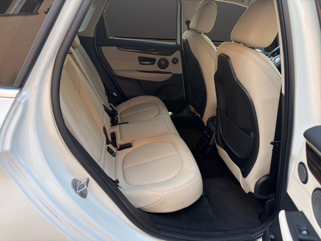 BMW 218d xDrive Active Tourer Steptronic-image-11