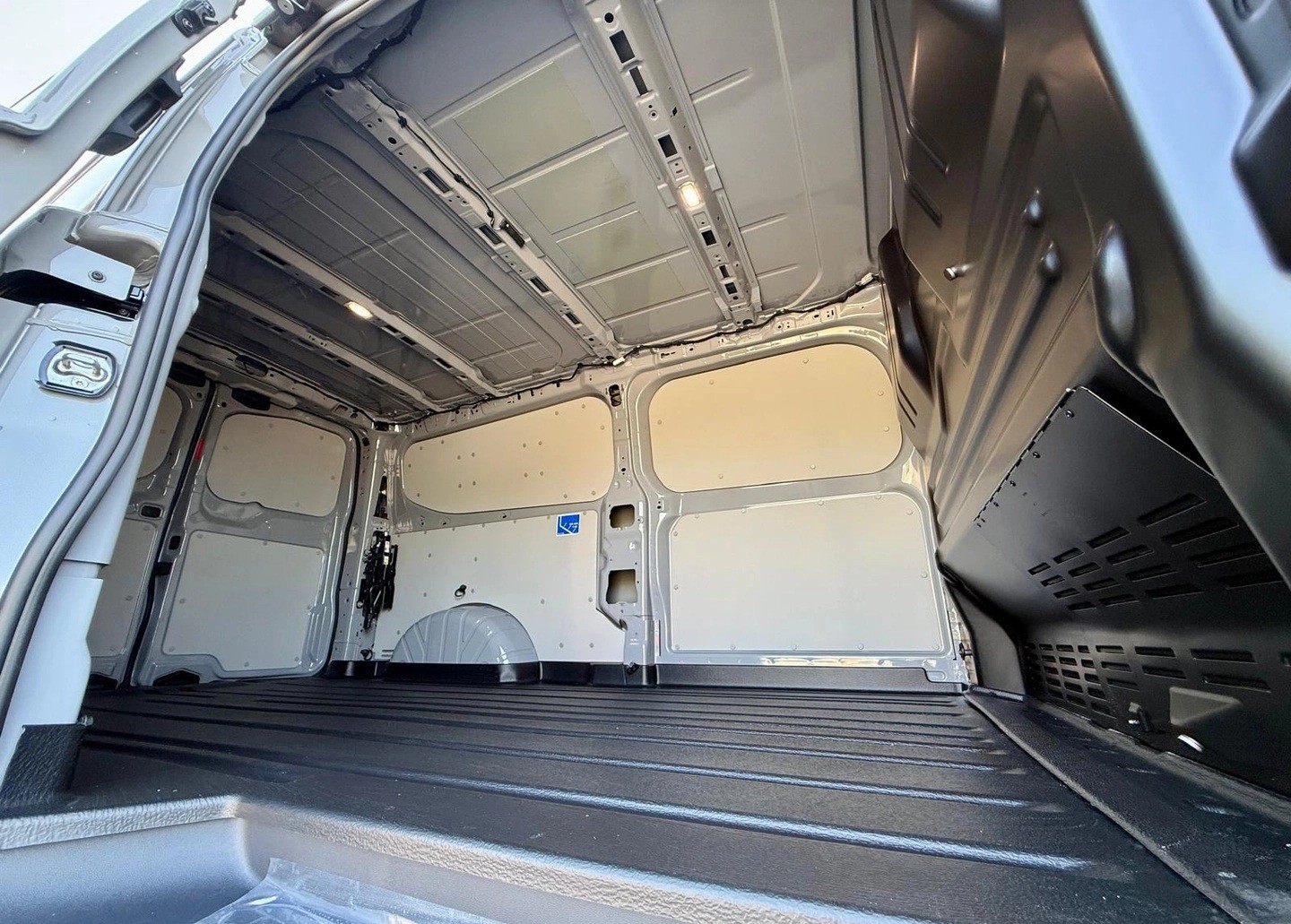VW Transporter 2.0 TDI Pan Americana 4Motion Lang Automat-image-3