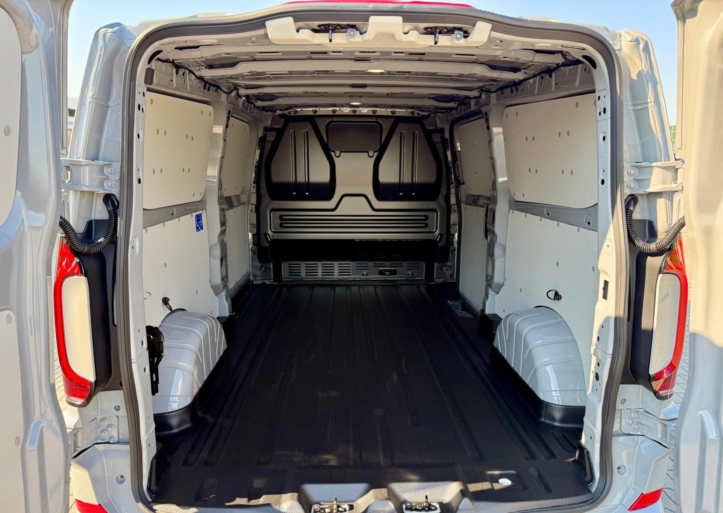 VW Transporter 2.0 TDI Pan Americana 4Motion Lang Automat-image-6