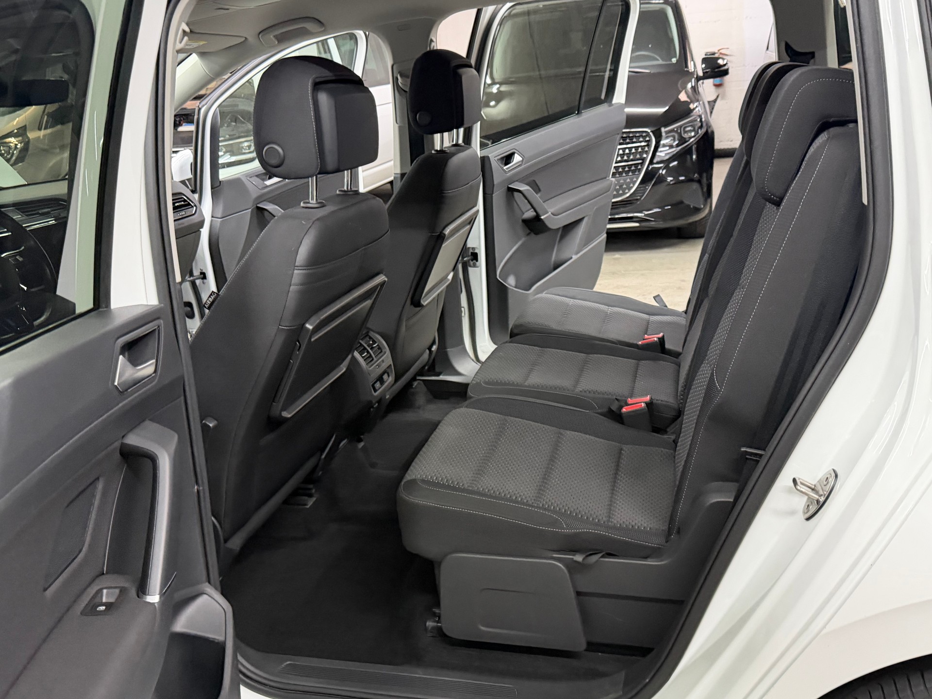 VW Touran 2.0 TDI BlueMotion Technology Comfortline DSG-image-13