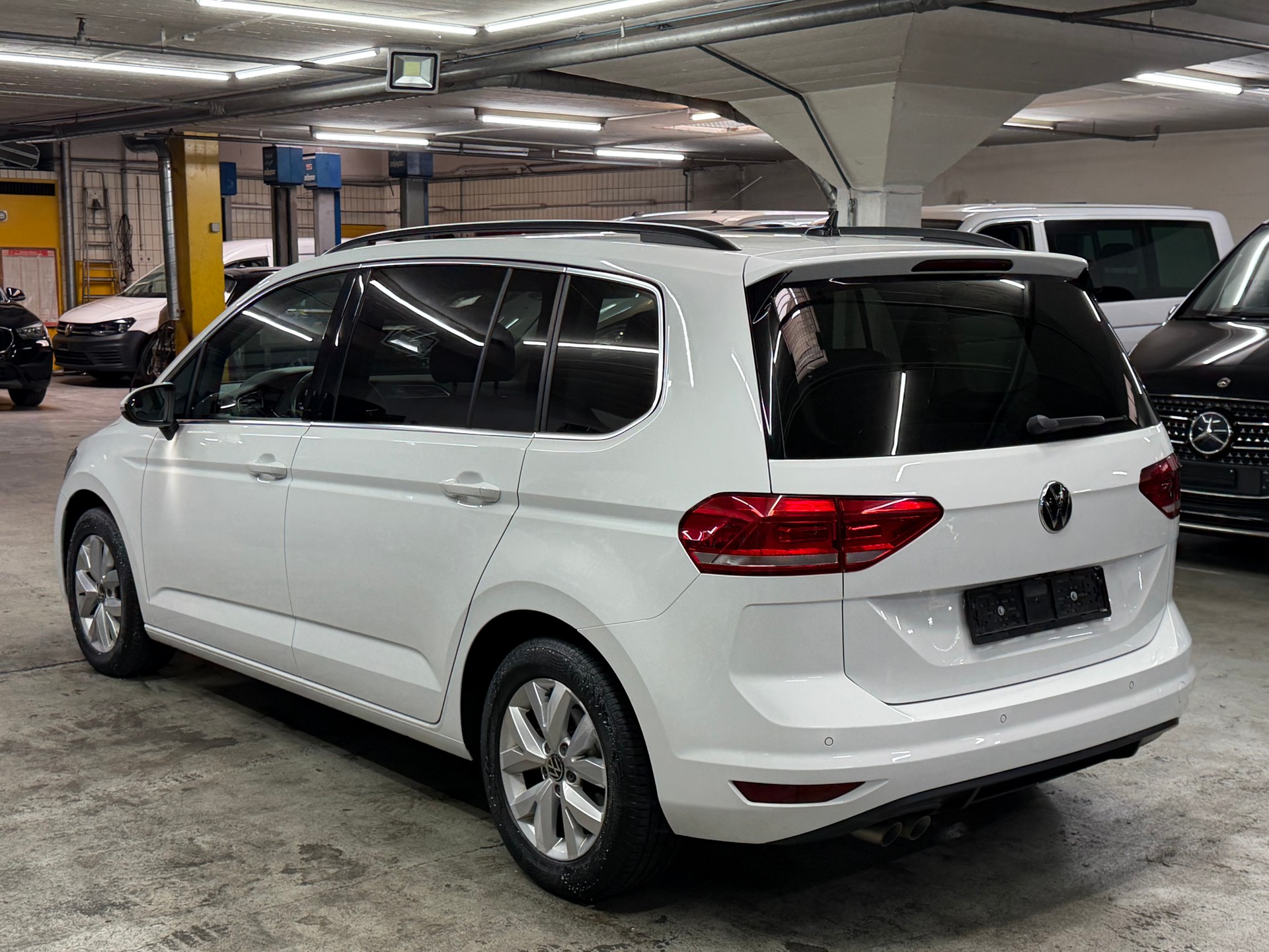 VW Touran 2.0 TDI BlueMotion Technology Comfortline DSG-image-5