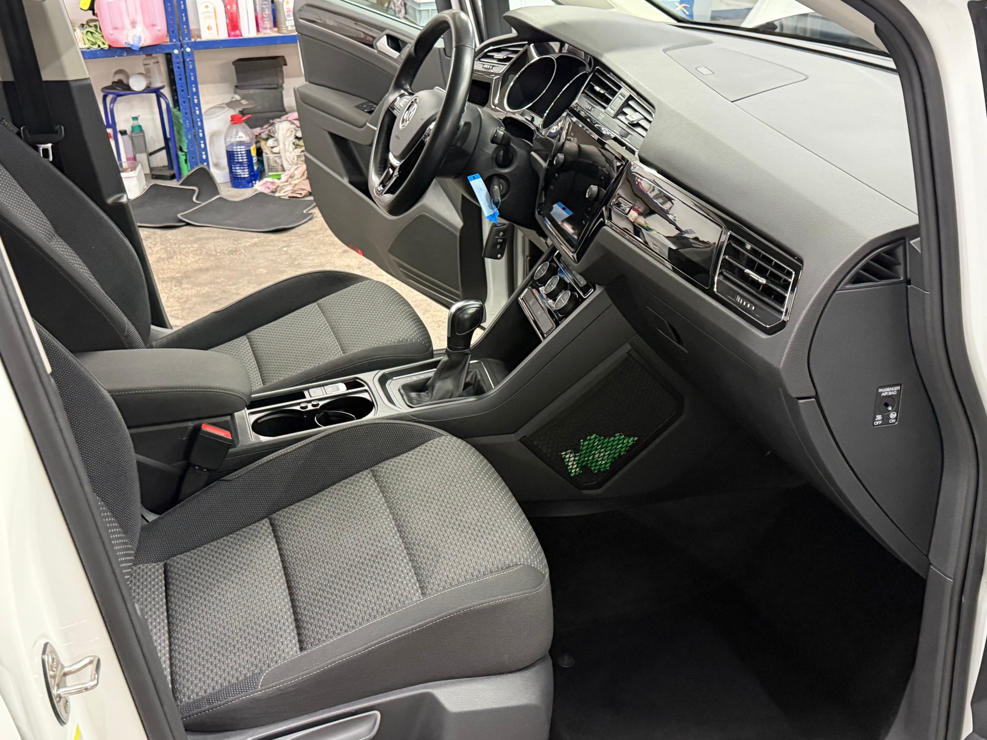 VW Touran 2.0 TDI BlueMotion Technology Comfortline DSG-image-7