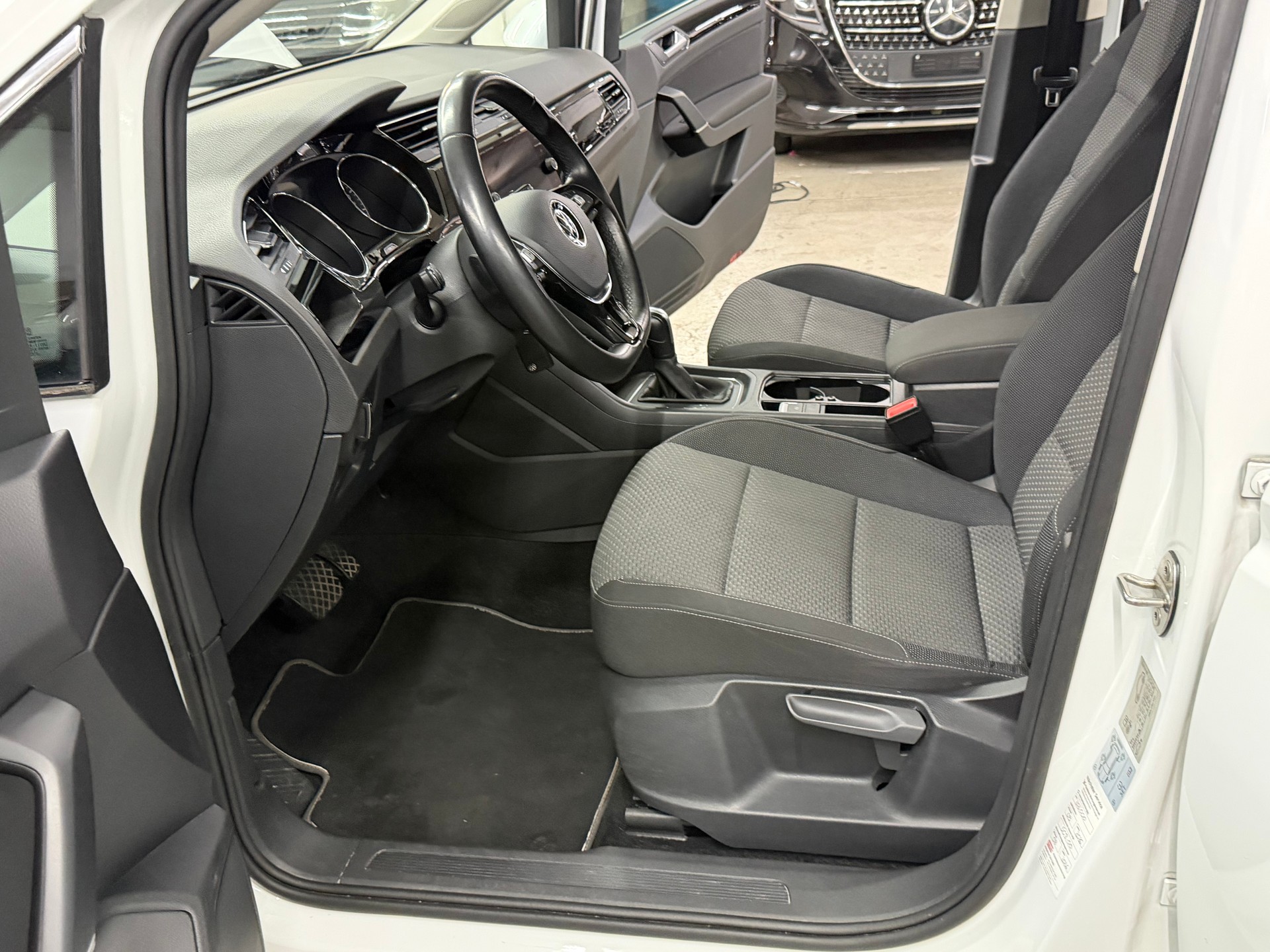 VW Touran 2.0 TDI BlueMotion Technology Comfortline DSG-image-14