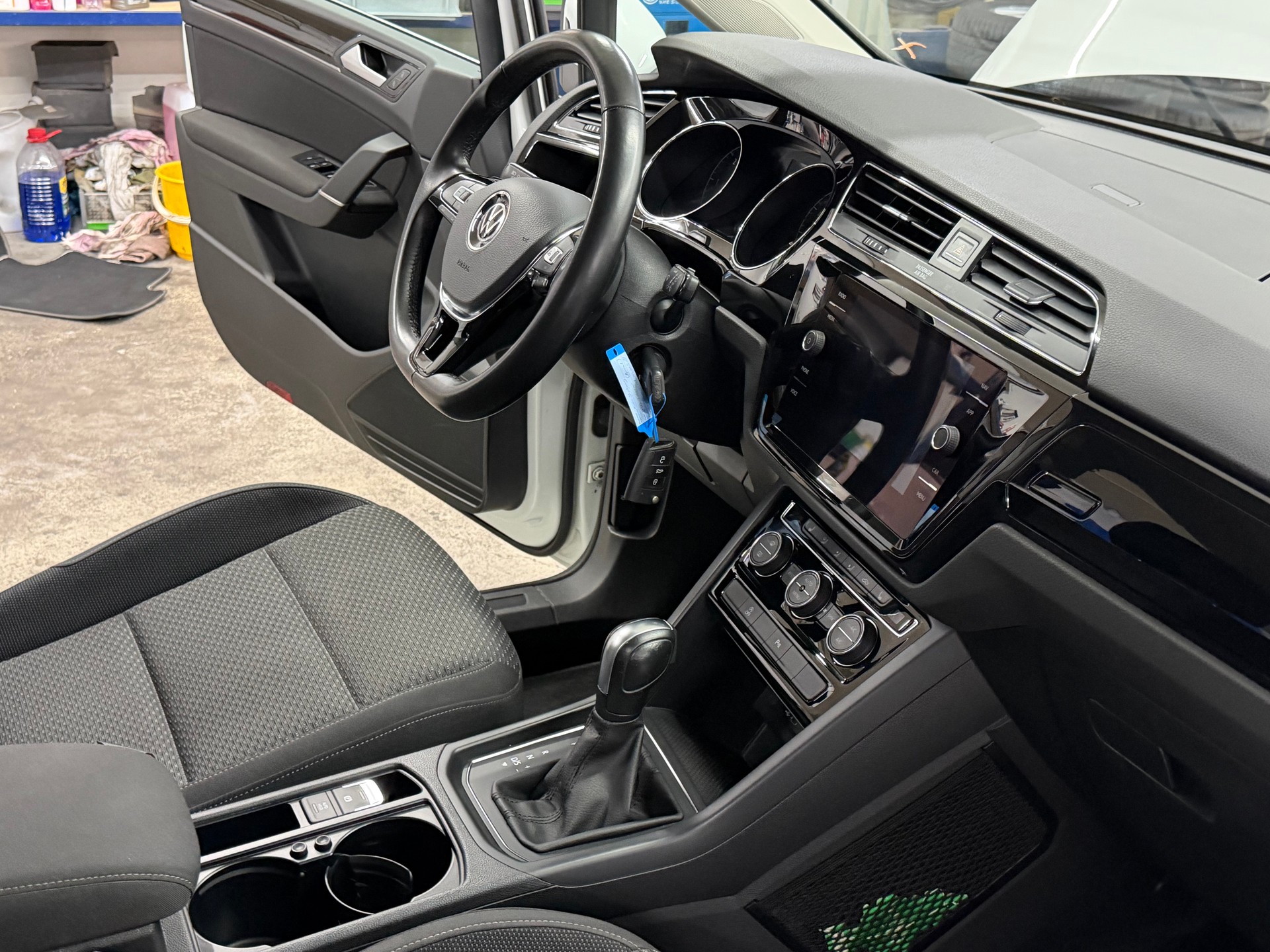VW Touran 2.0 TDI BlueMotion Technology Comfortline DSG-image-8