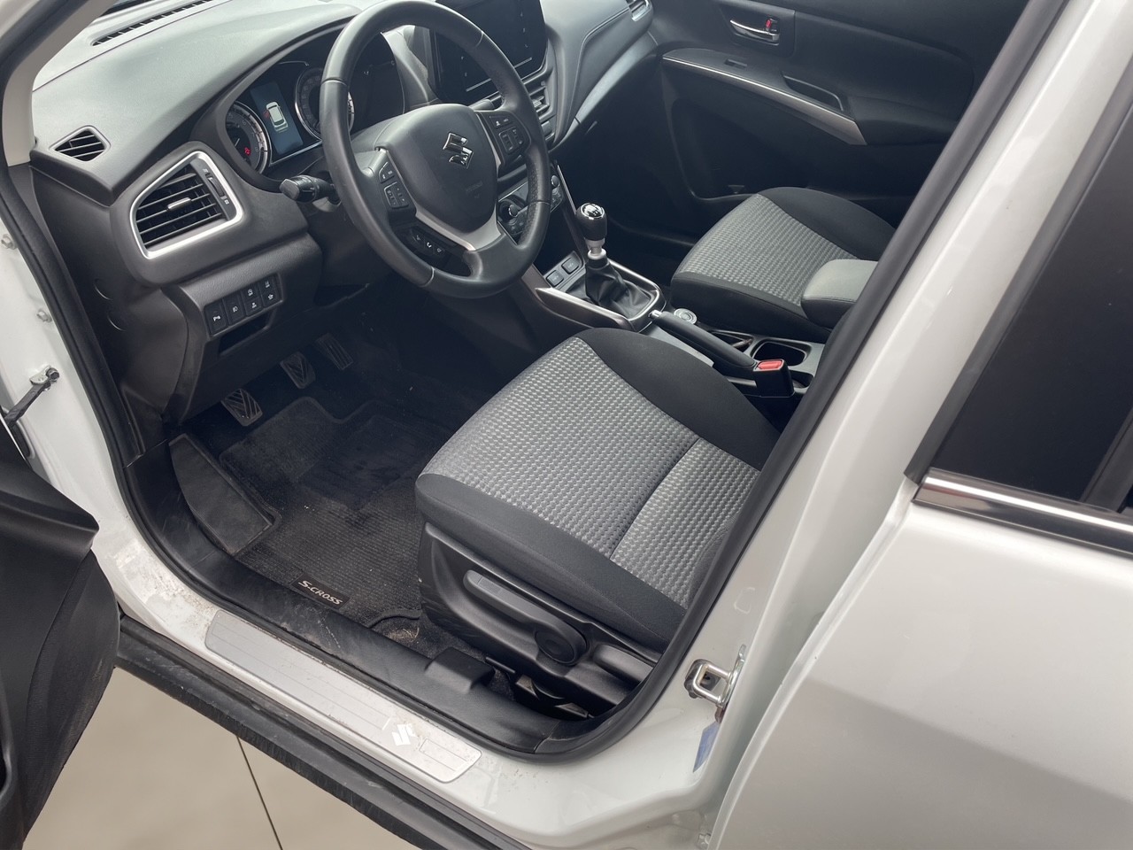 SUZUKI S-Cross 1.4 16V Compact Top MHD 4WD-image-8