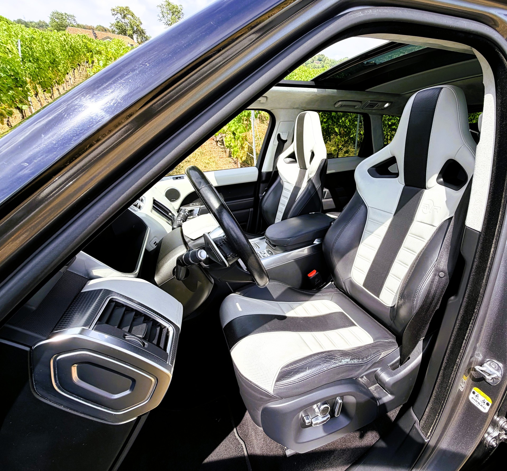 LAND ROVER Range Rover Sport 5.0 V8 SVR-image-16