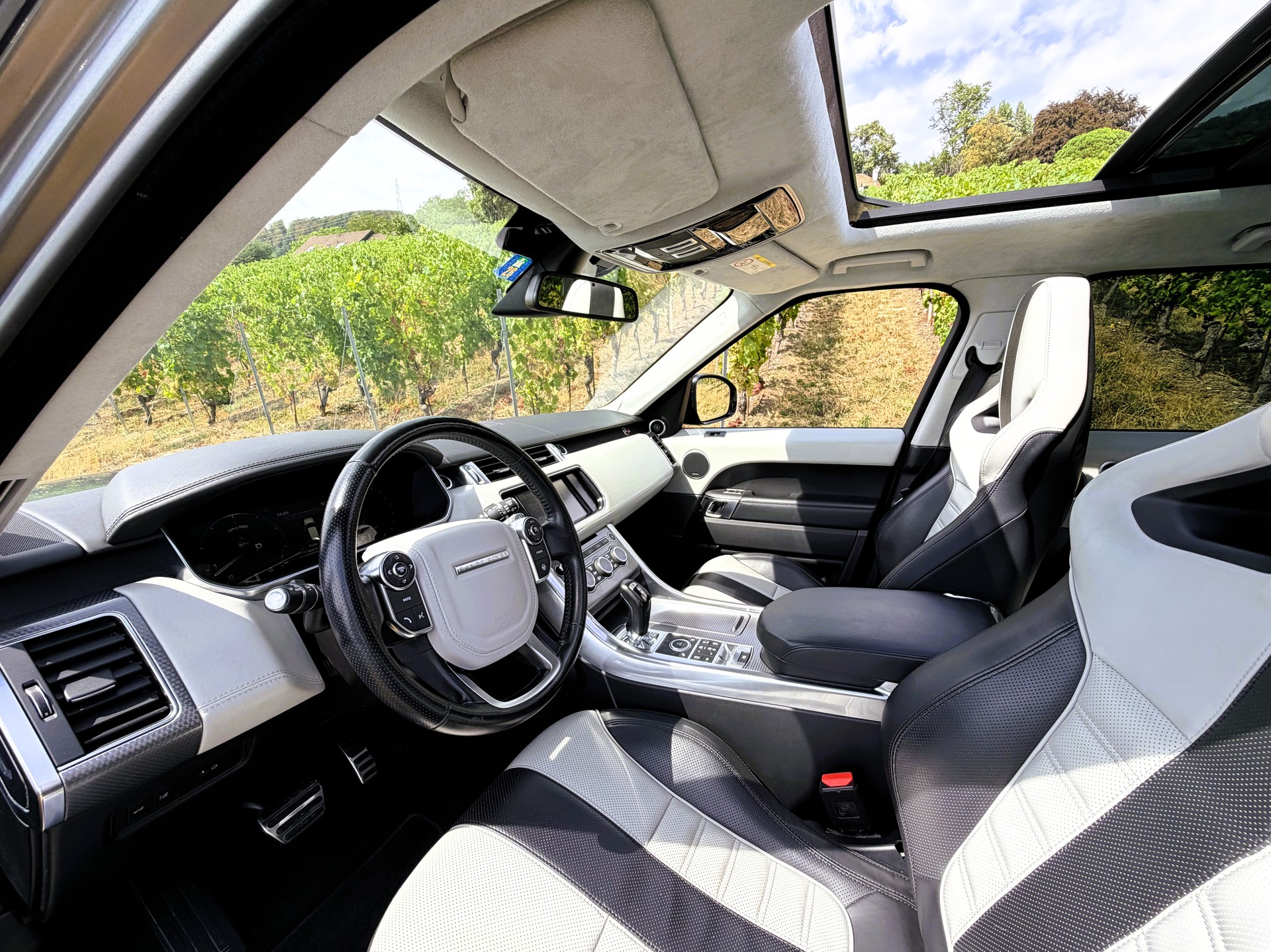 LAND ROVER Range Rover Sport 5.0 V8 SVR-image-18
