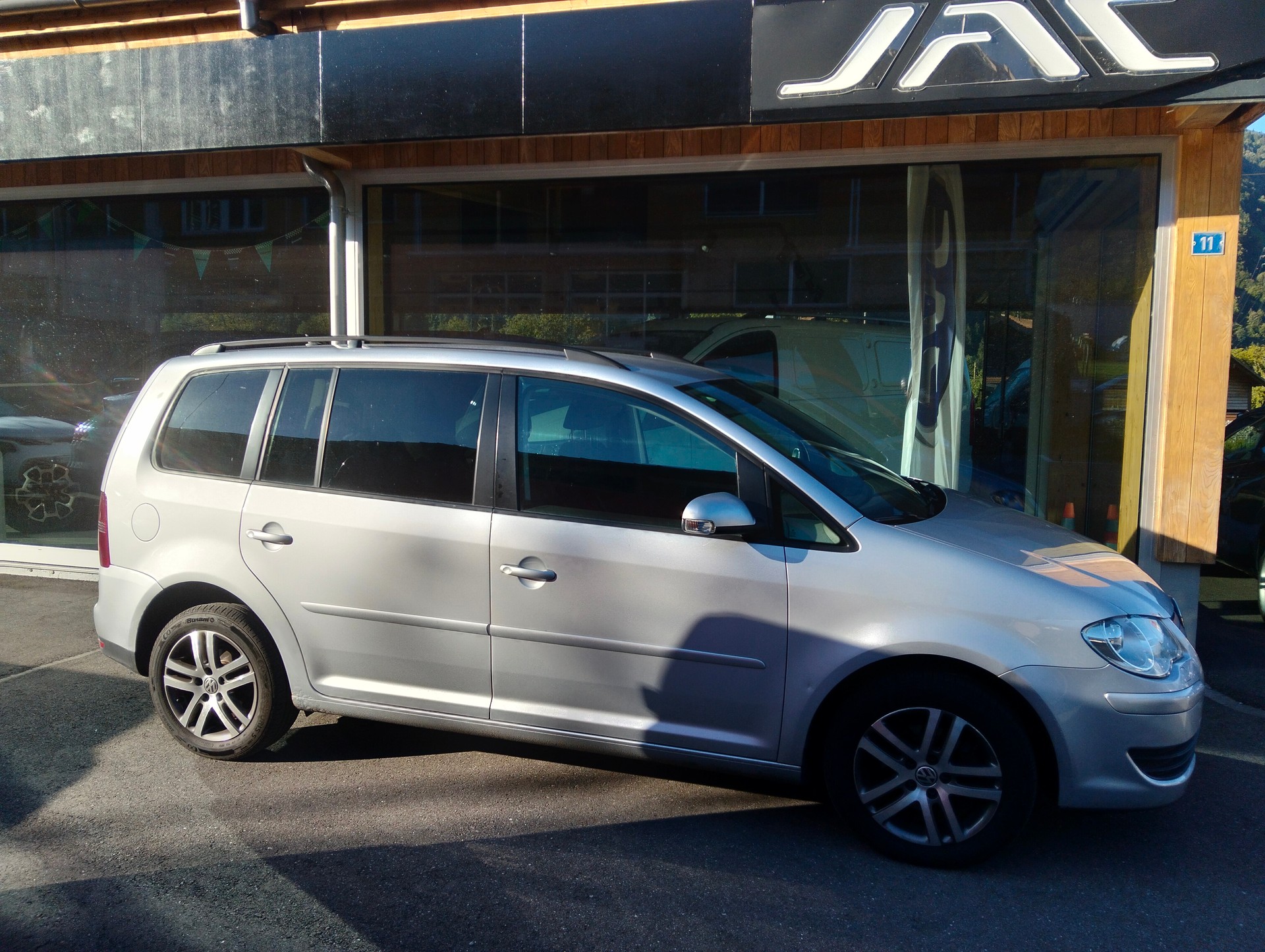 VW Touran 1.4 TSI Trendline-image-3