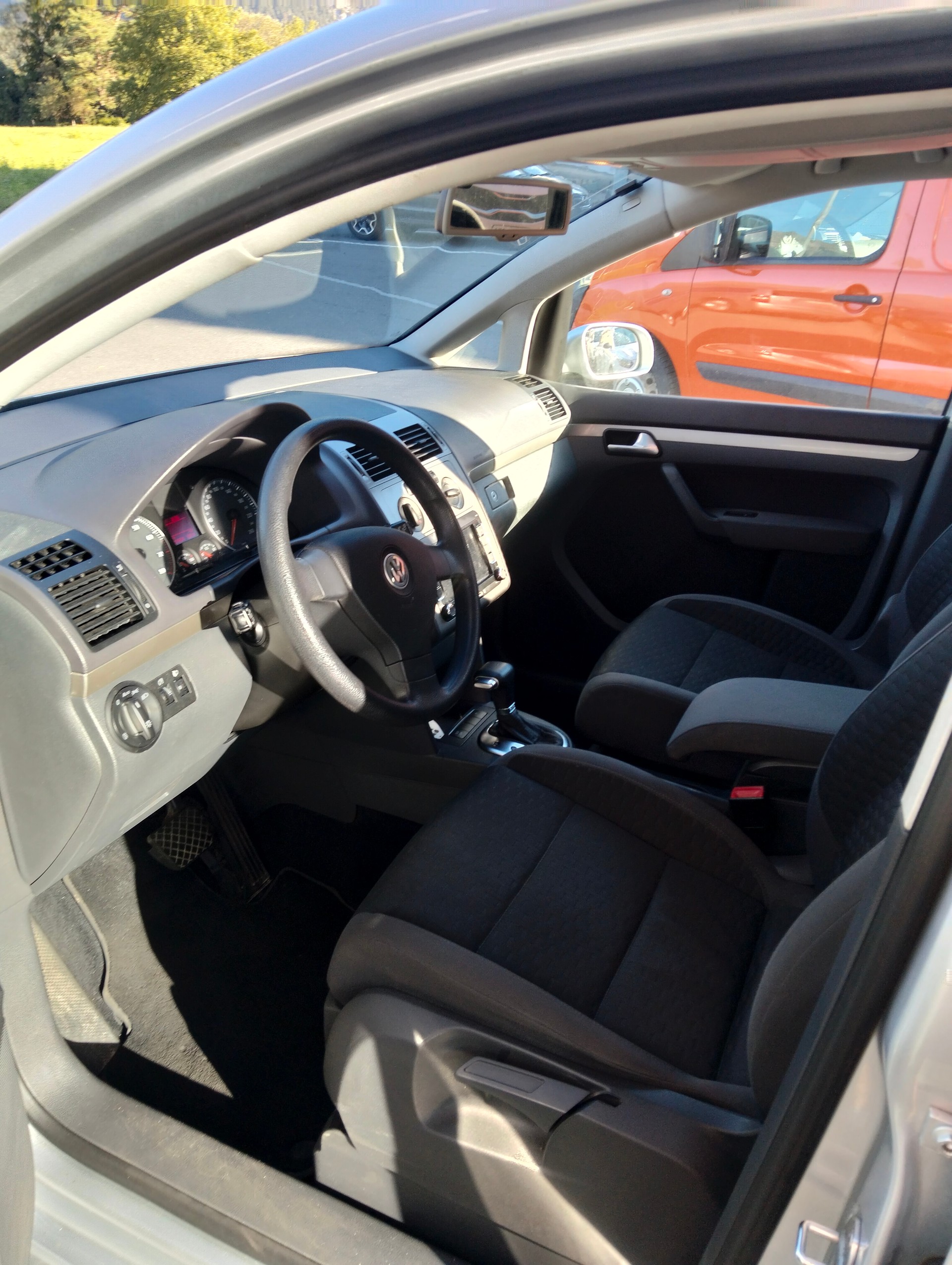 VW Touran 1.4 TSI Trendline-image-7