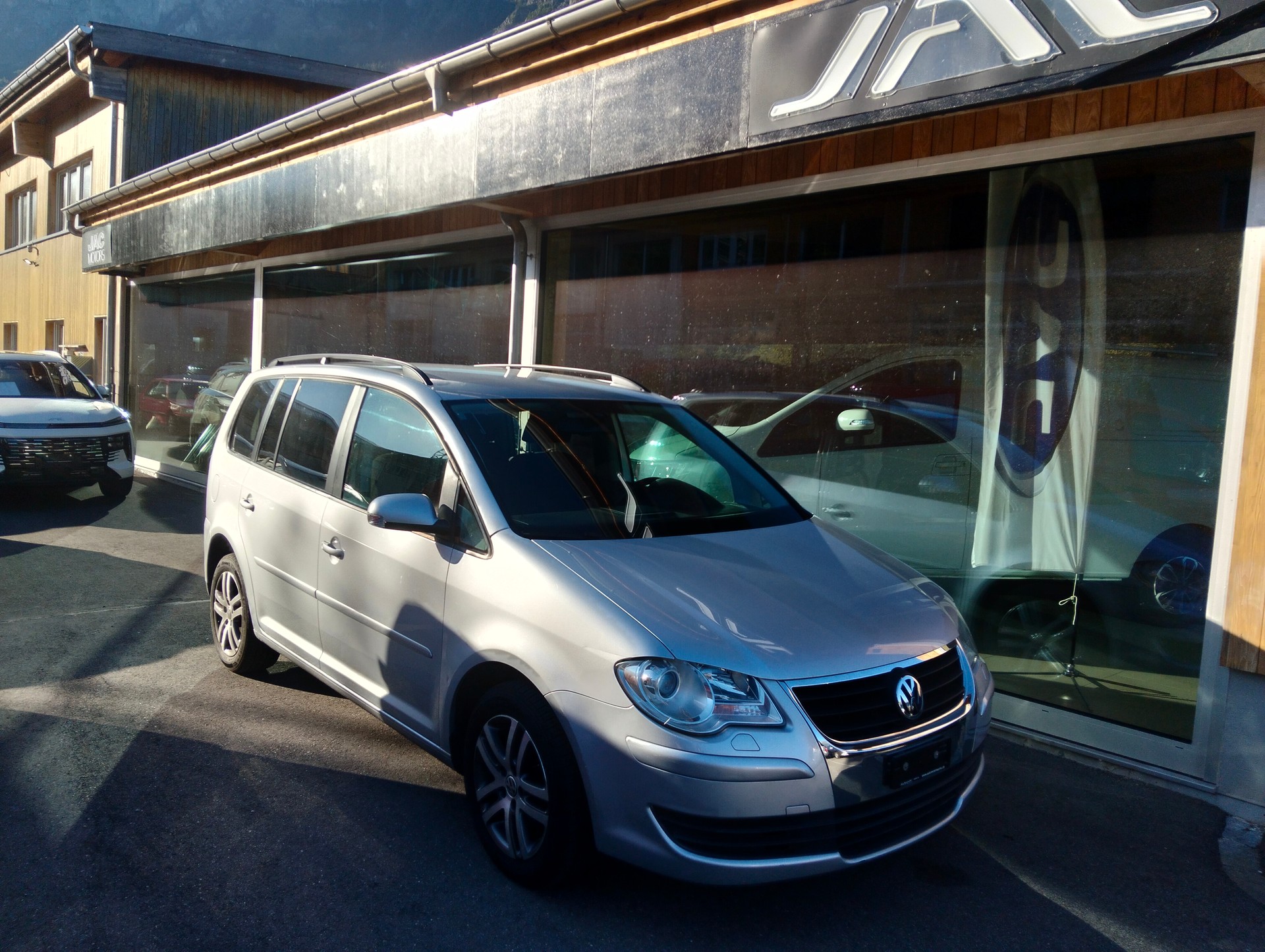 VW Touran 1.4 TSI Trendline-image-0