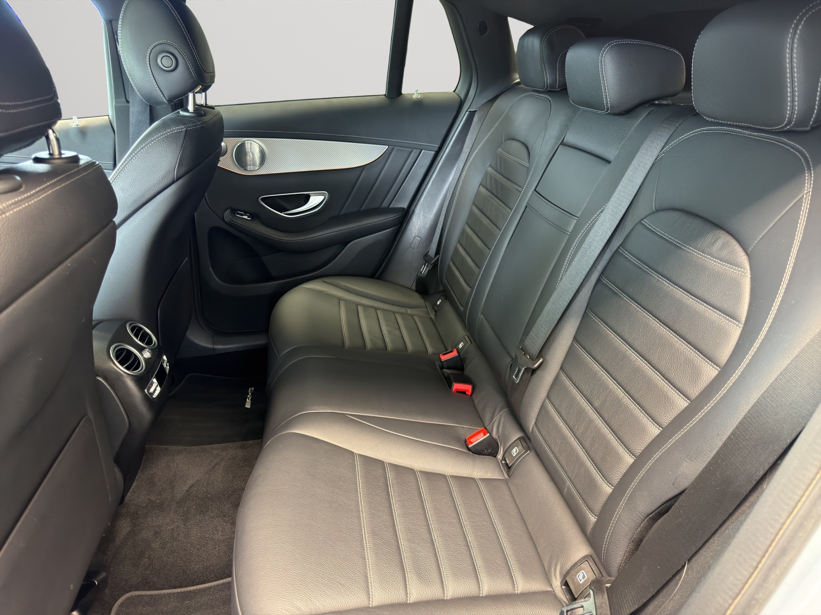 MERCEDES-BENZ EQC 400 AMG Line 4Matic-image-13
