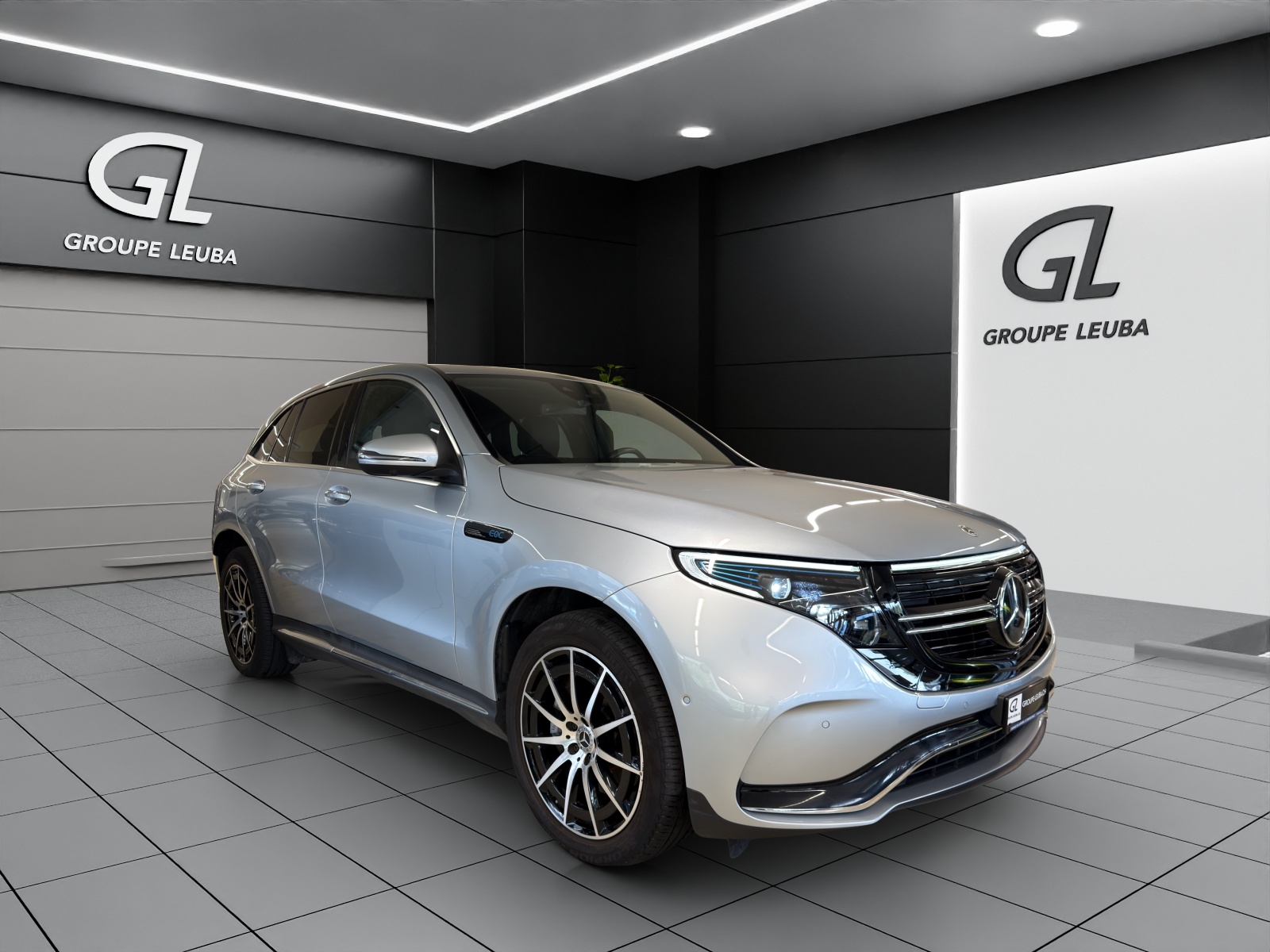 MERCEDES-BENZ EQC 400 AMG Line 4Matic-image-0