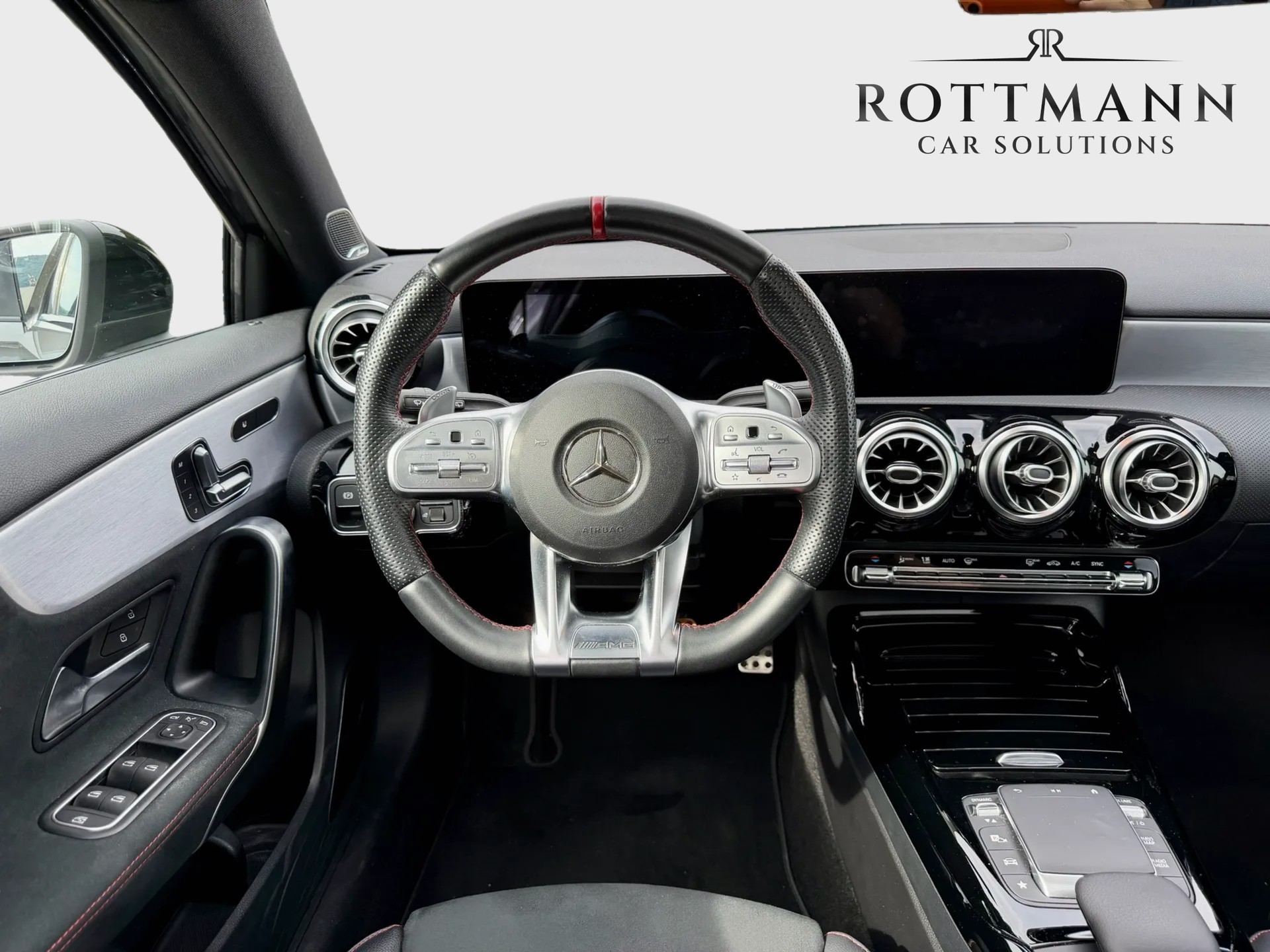 MERCEDES-BENZ A 35 AMG 4Matic Speedshift-image-11
