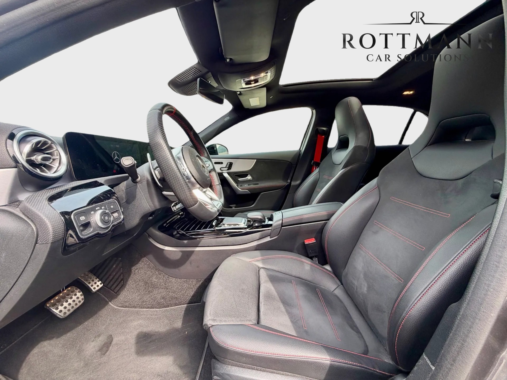 MERCEDES-BENZ A 35 AMG 4Matic Speedshift-image-8