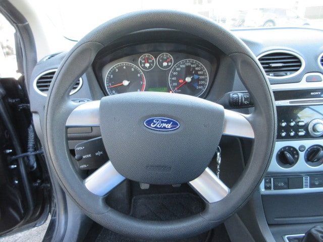 FORD Focus Coupé-Cabrio 1.6i 16V Ambiente-image-5