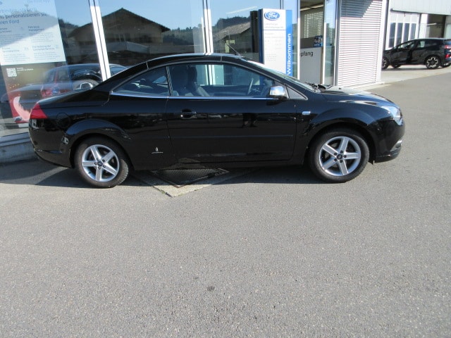 FORD Focus Coupé-Cabrio 1.6i 16V Ambiente-image-3