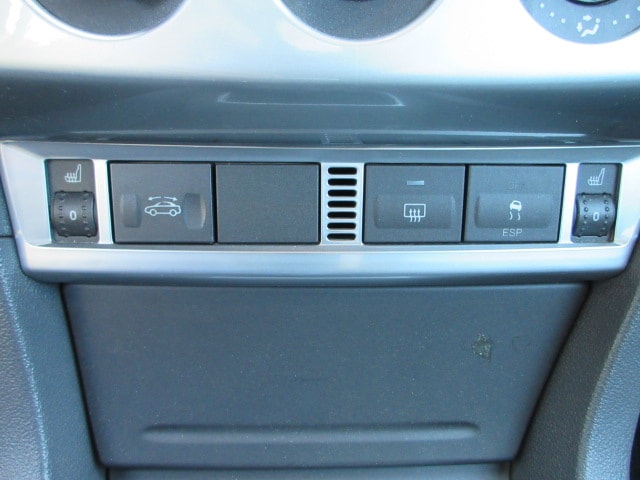 FORD Focus Coupé-Cabrio 1.6i 16V Ambiente-image-12