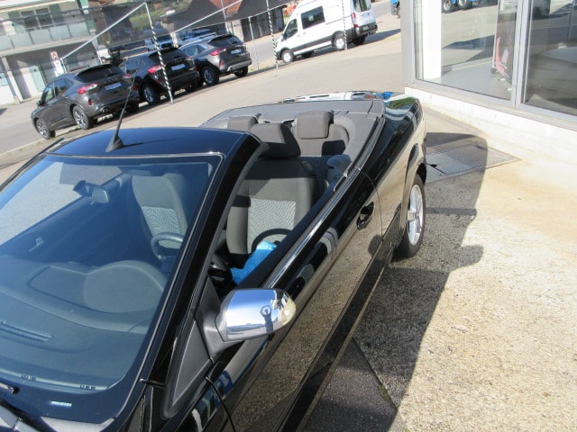 FORD Focus Coupé-Cabrio 1.6i 16V Ambiente-image-11