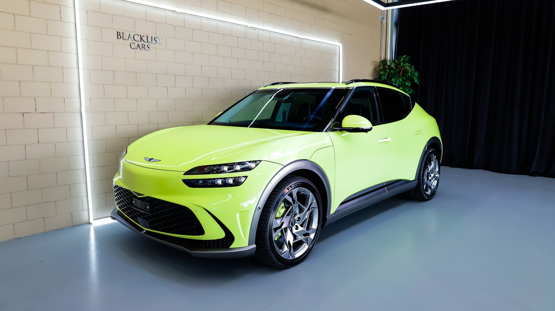 GENESIS GV60 77.4 kWh Sport Plus AWD *Sao Paulo Lime*