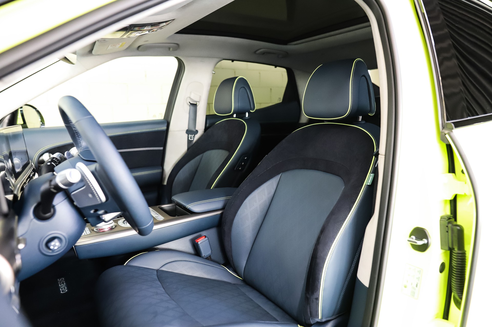 GENESIS GV60 77.4 kWh Sport Plus AWD *Sao Paulo Lime*-image-12