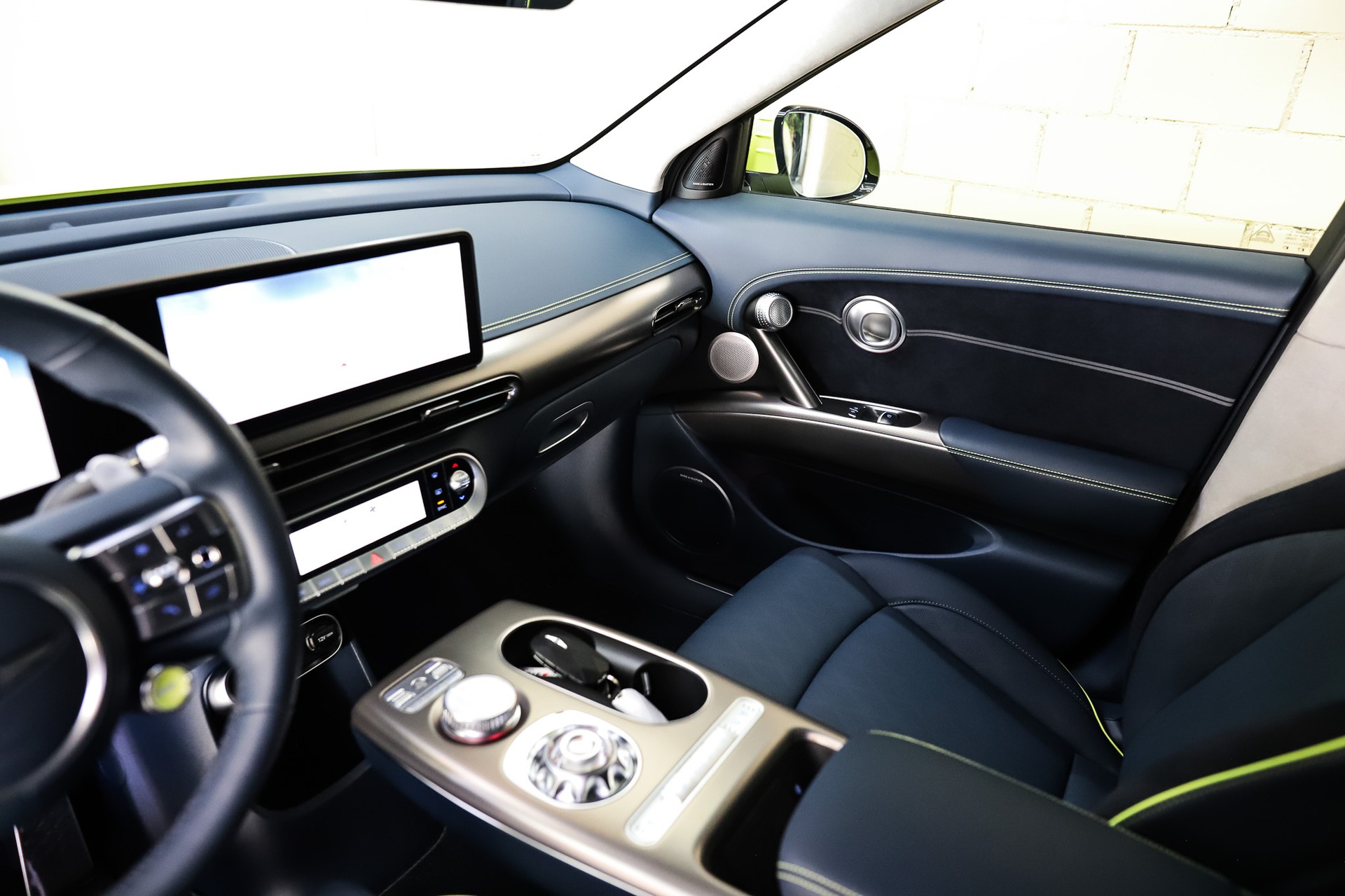 GENESIS GV60 77.4 kWh Sport Plus AWD *Sao Paulo Lime*-image-13