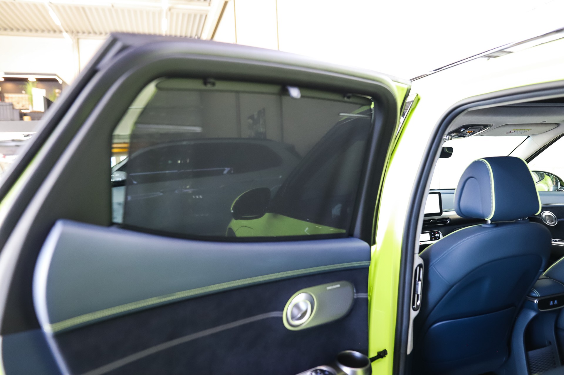GENESIS GV60 77.4 kWh Sport Plus AWD *Sao Paulo Lime*-image-16