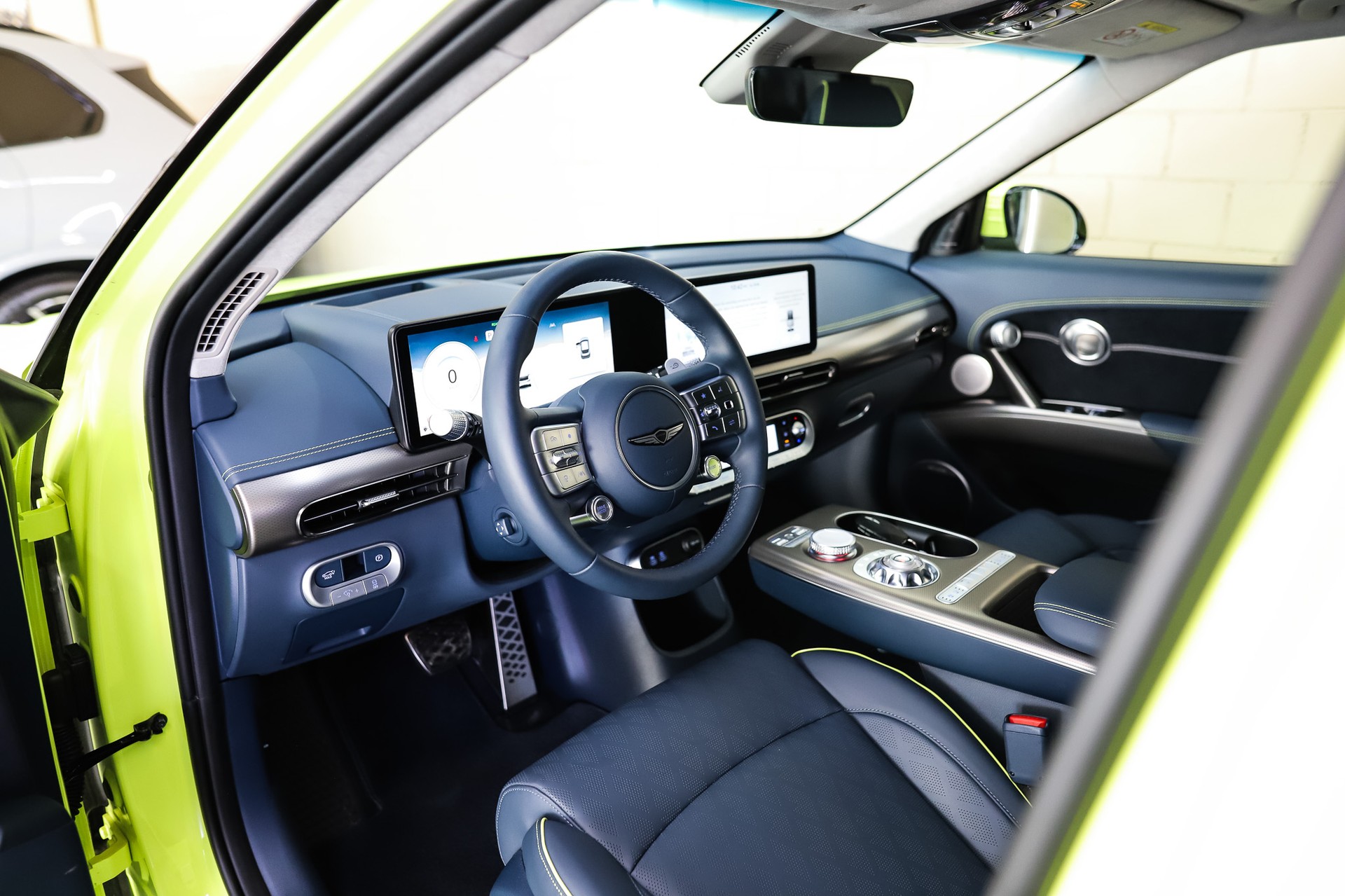 GENESIS GV60 77.4 kWh Sport Plus AWD *Sao Paulo Lime*-image-6