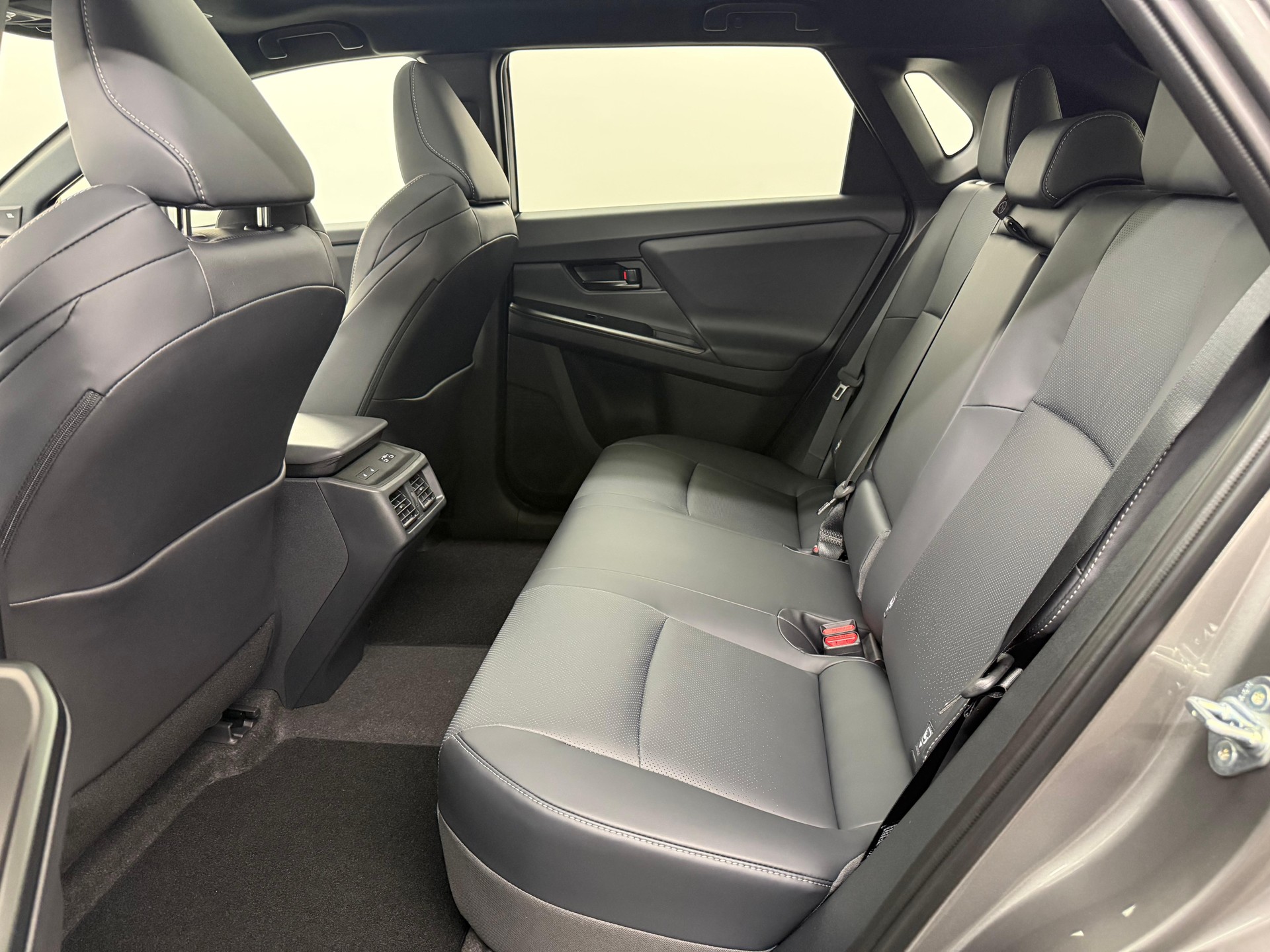 TOYOTA bZ4X Premium AWD-image-5