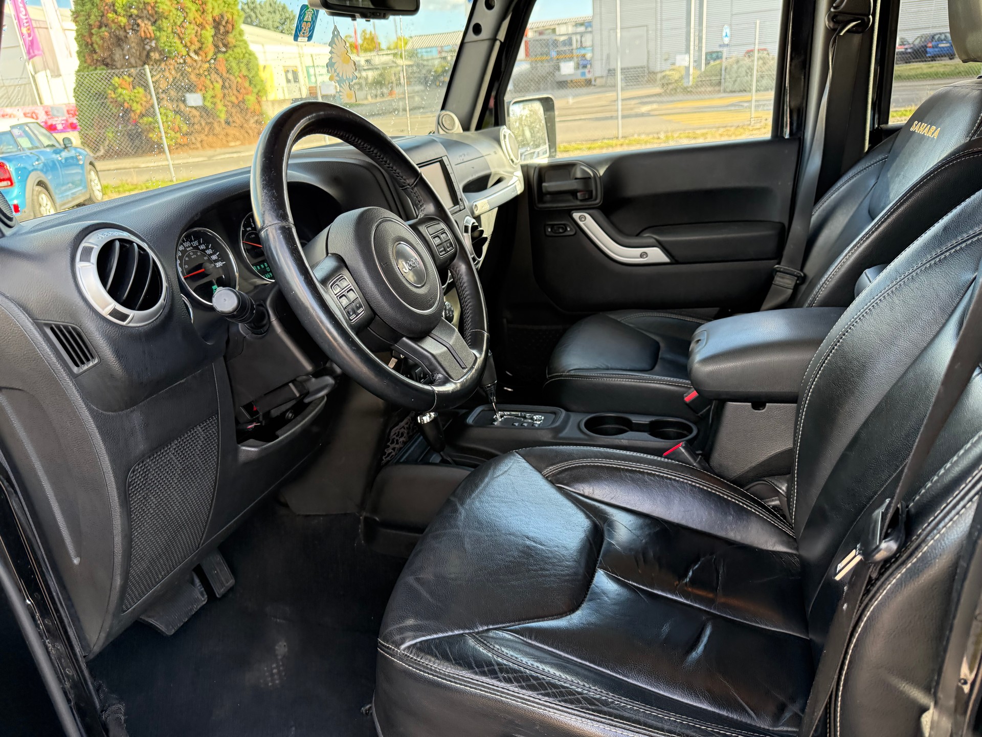 JEEP Wrangler 2.8CRD Unlimited Sahara Automatic-image-6