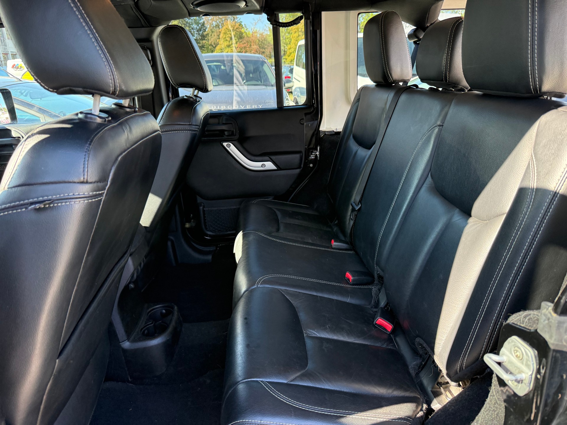 JEEP Wrangler 2.8CRD Unlimited Sahara Automatic-image-11