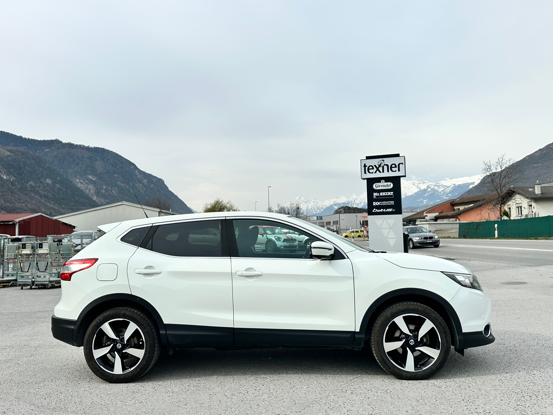 NISSAN Qashqai 1.2 DIG-T N-Connecta Xtronic CVT-image-5