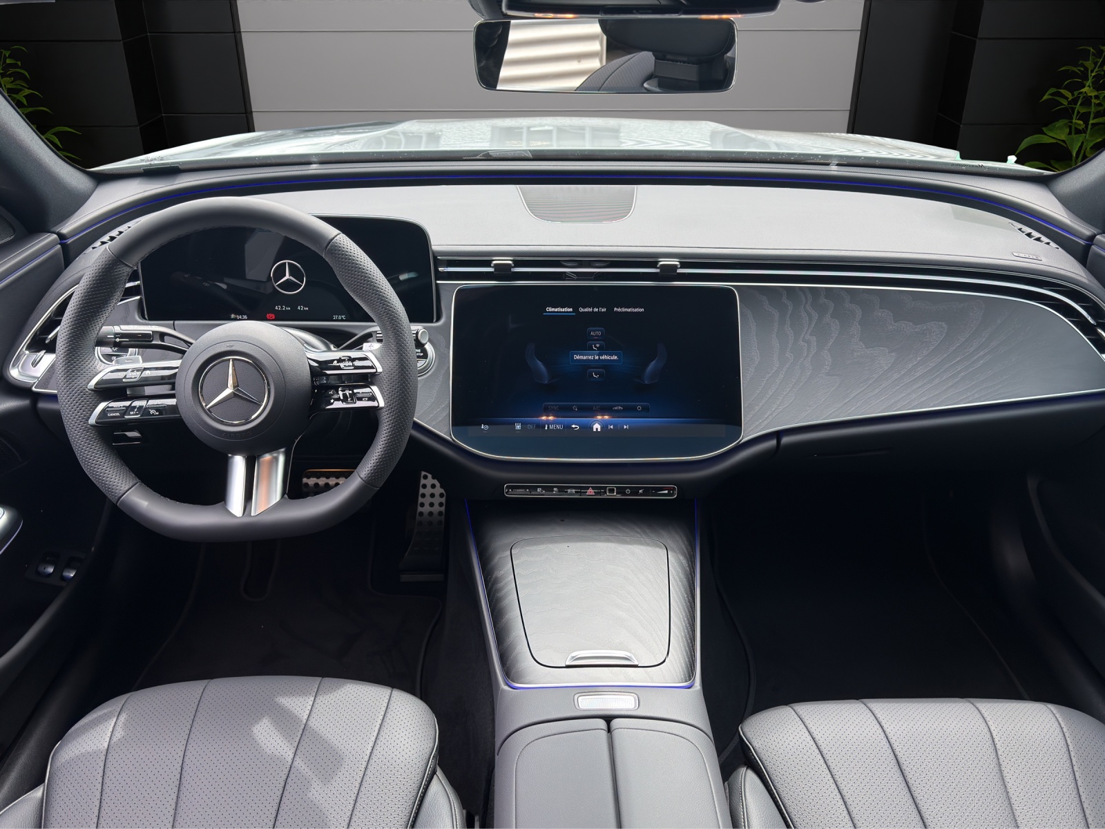 MERCEDES-BENZ E 400 e 4Matic EQ Hybrid 9G-Tronic-image-10